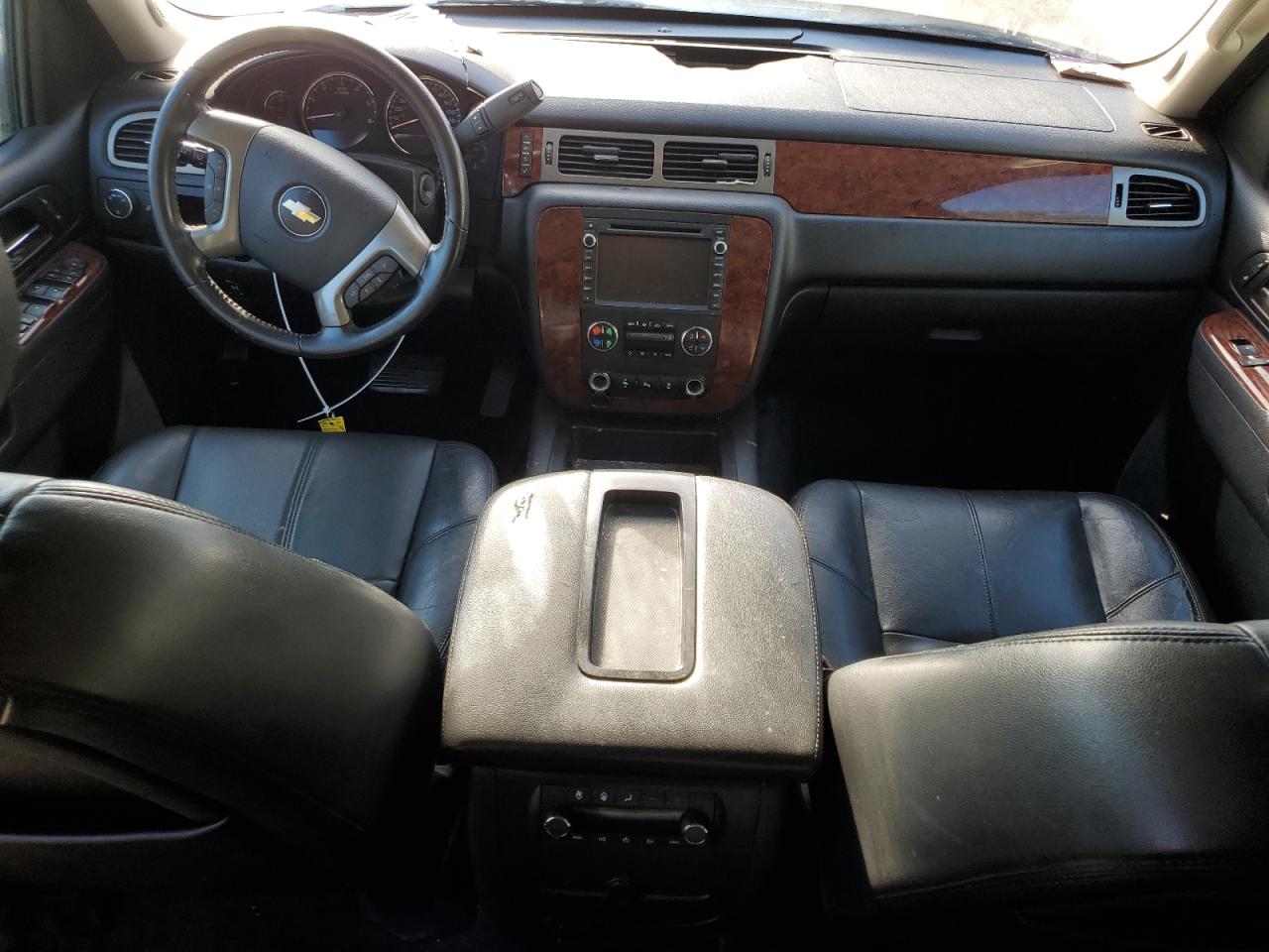 2014 Chevrolet Suburban VIN 1GNSCJE01ER139059 photo 8