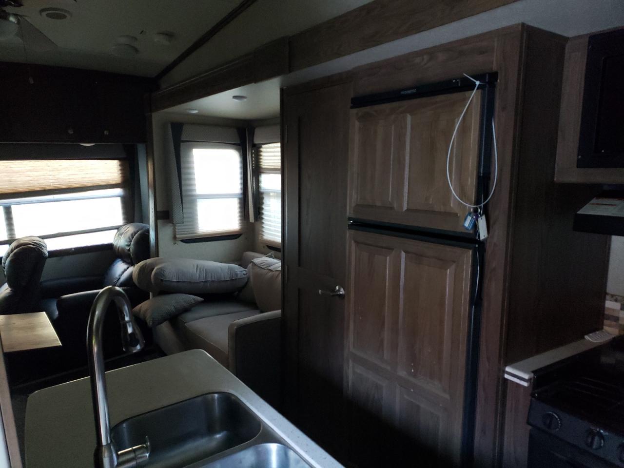 2018 ROCK Trvl trlr VIN 4X4FRLD22J1879178 photo 5