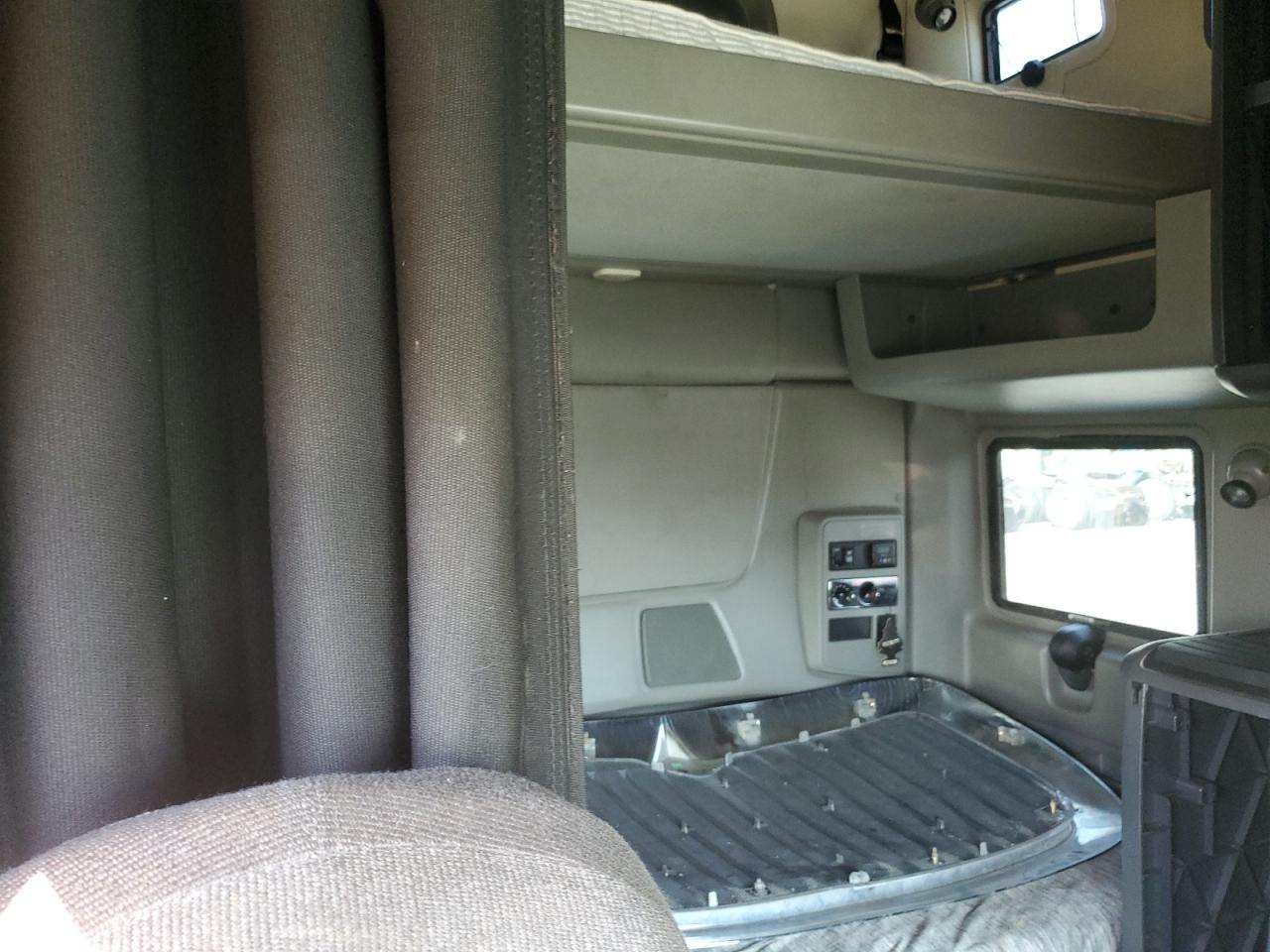 2016 International Prostar VIN 3HSDJAPR8GN461500 photo 6
