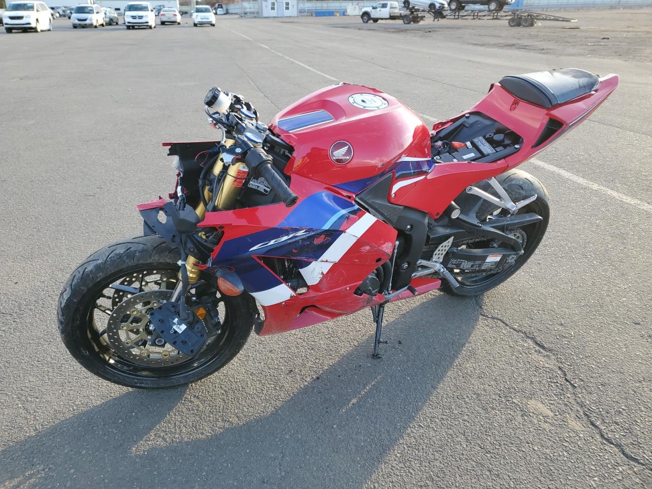 2023 HONDA Cbr cycle VIN JH2PC40J4PK900055 photo 2