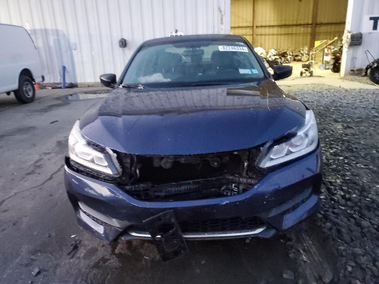 2017 Honda Accord VIN 1HGCR2F35HA252592 photo 5