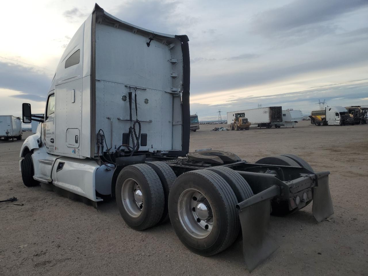 2019 Kenworth All other VIN 1XKYD49X5KJ309382 photo 3