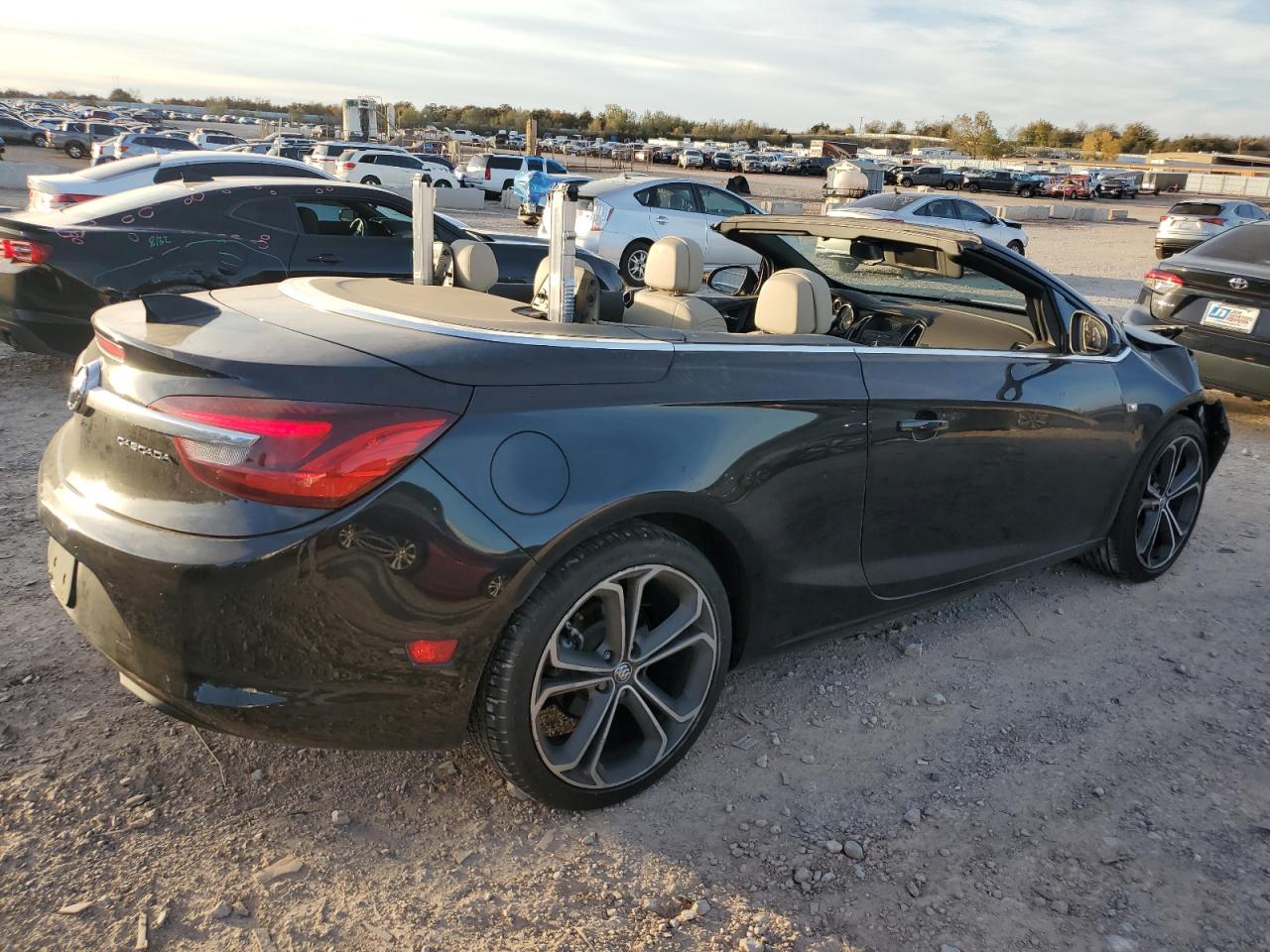2016 Buick Cascada VIN W04WT3N56GG103300 photo 3
