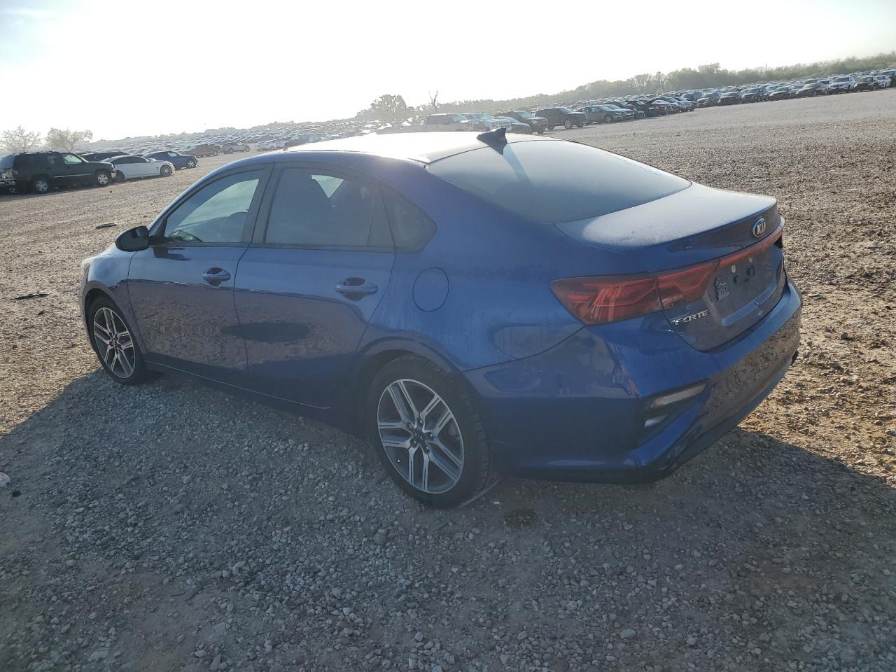 2019 Kia Forte VIN 3KPF34AD5KE073059 photo 2