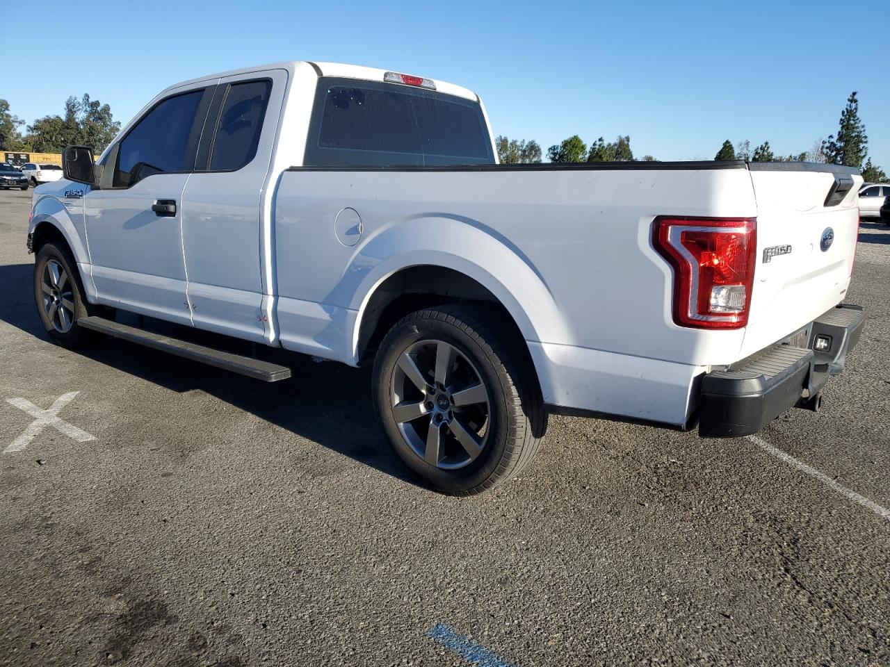 2015 Ford F-150 VIN 1FTEX1C8XFKF05825 photo 2