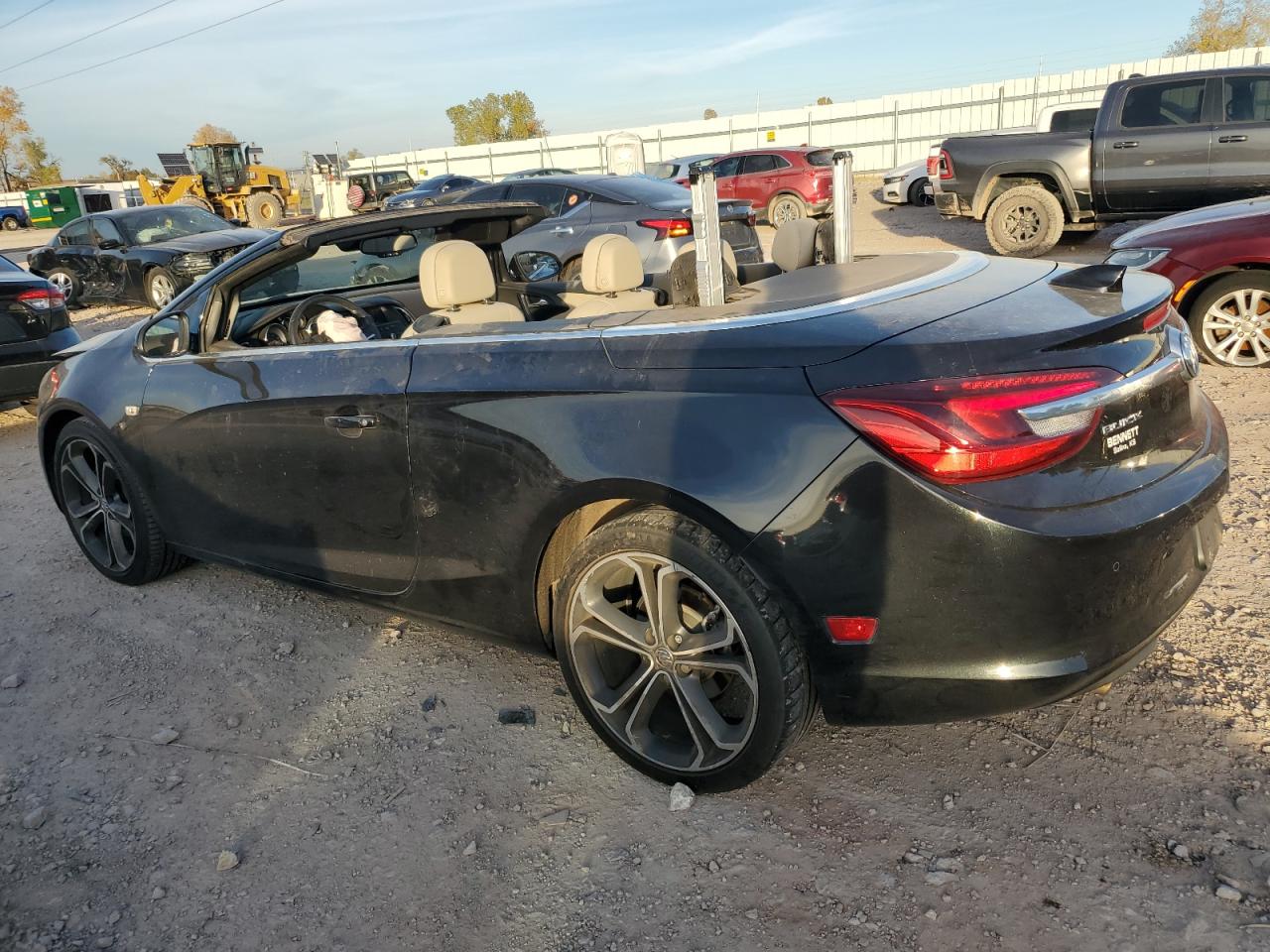 2016 Buick Cascada VIN W04WT3N56GG103300 photo 2