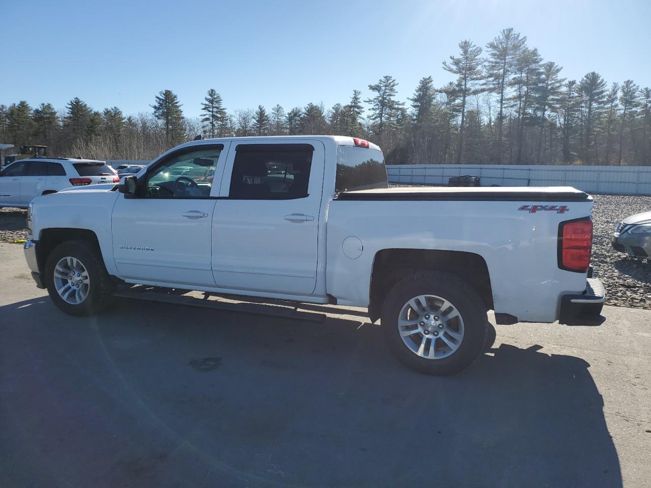 2017 Chevrolet All models VIN 3GCUKREC0HG202248 photo 2