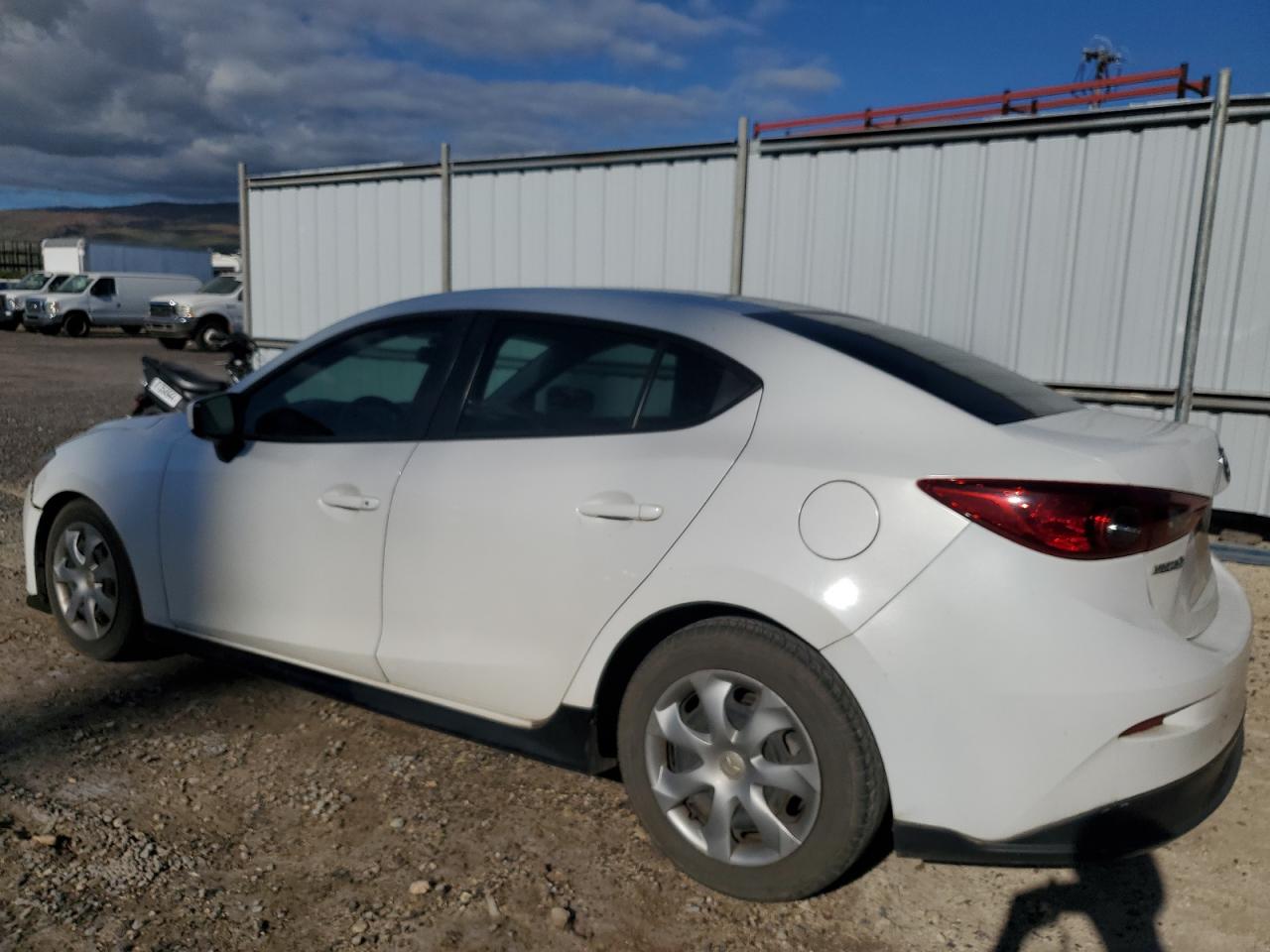 2014 Mazda 3 VIN JM1BM1U79E1194104 photo 2