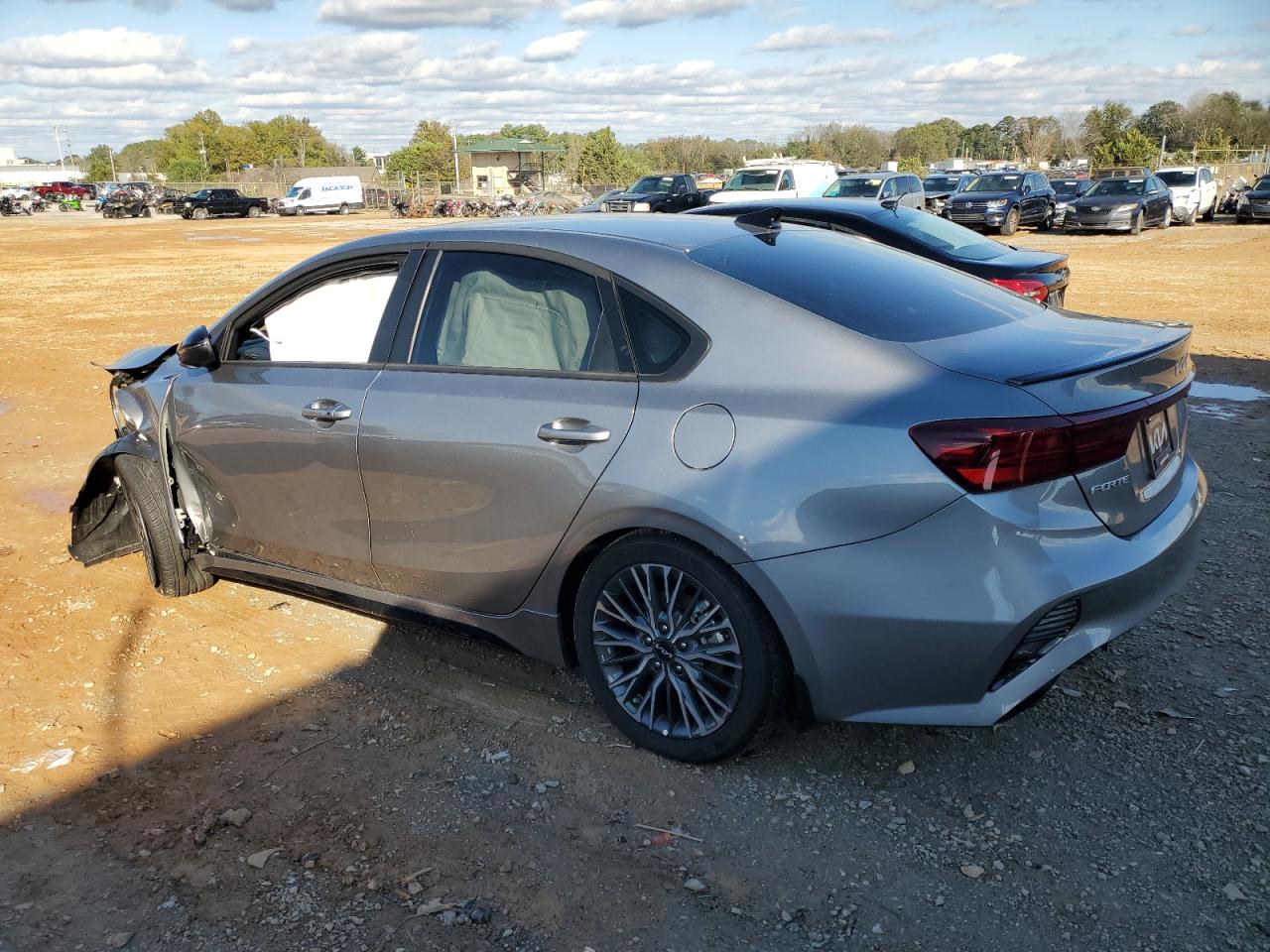 2024 Kia Forte VIN 3KPF54AD5RE814461 photo 2