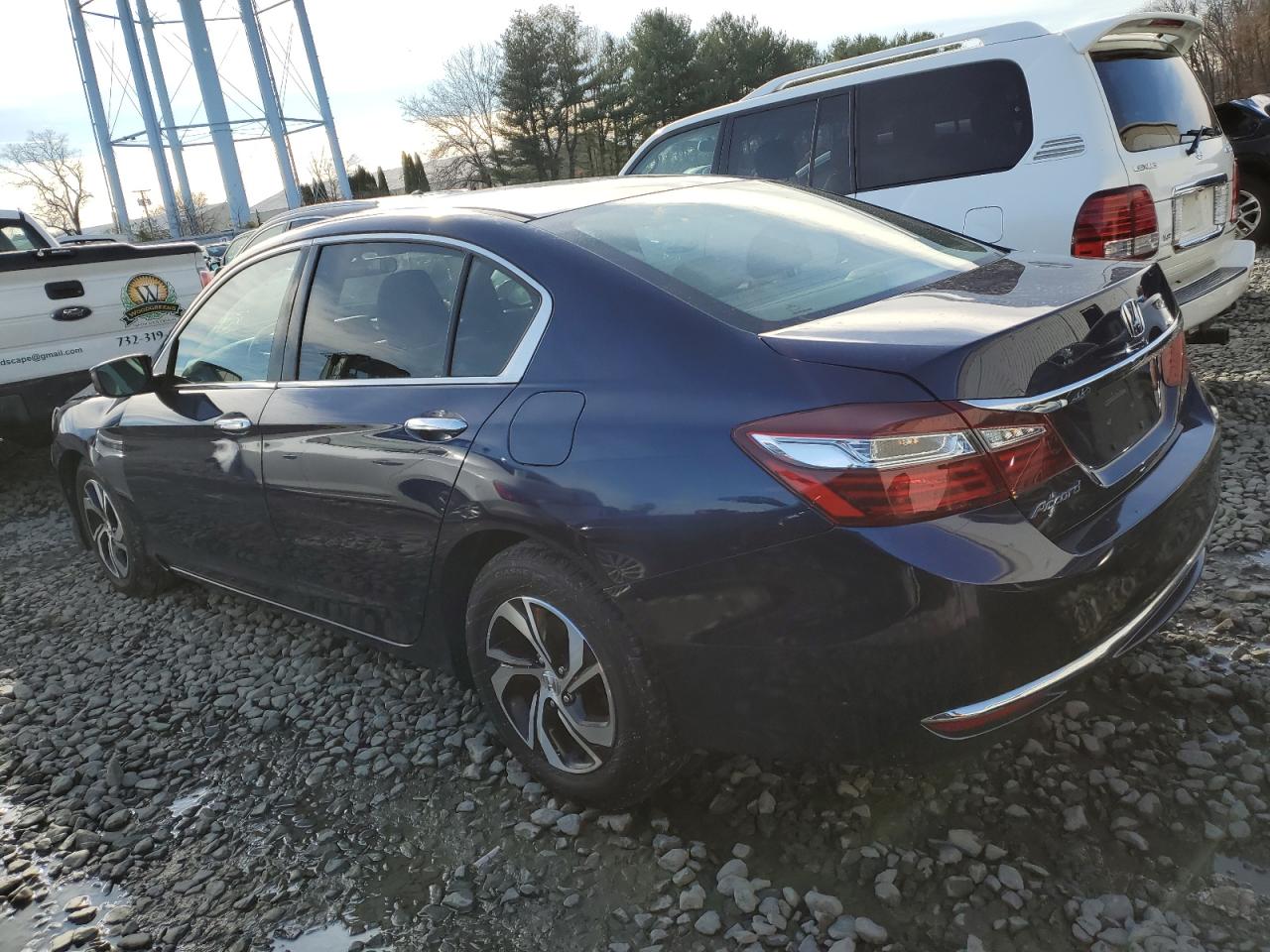 2017 Honda Accord VIN 1HGCR2F35HA252592 photo 2
