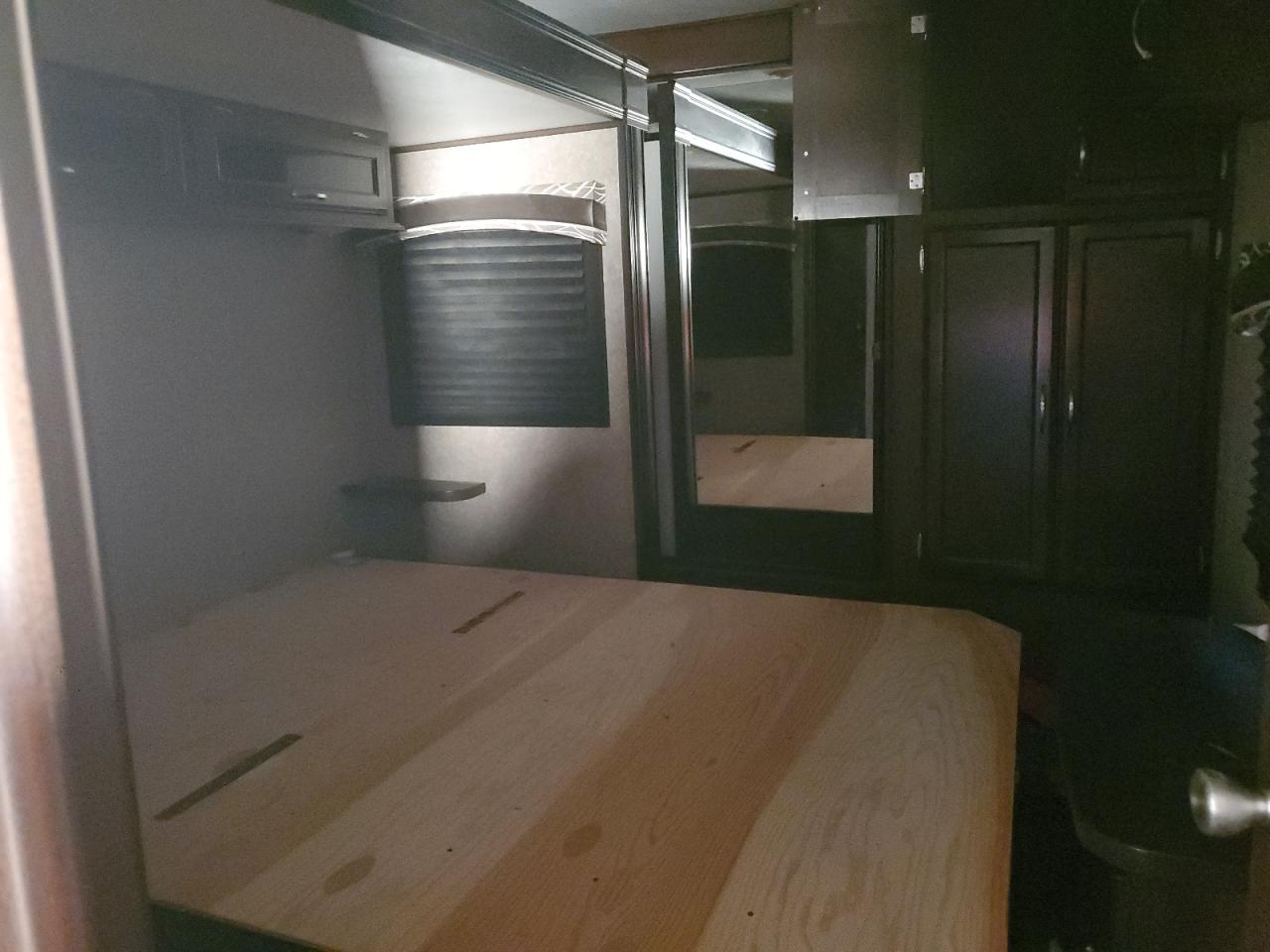 2018 JAYCO Jayco VIN 1UJBJ0BT6J1T20061 photo 5