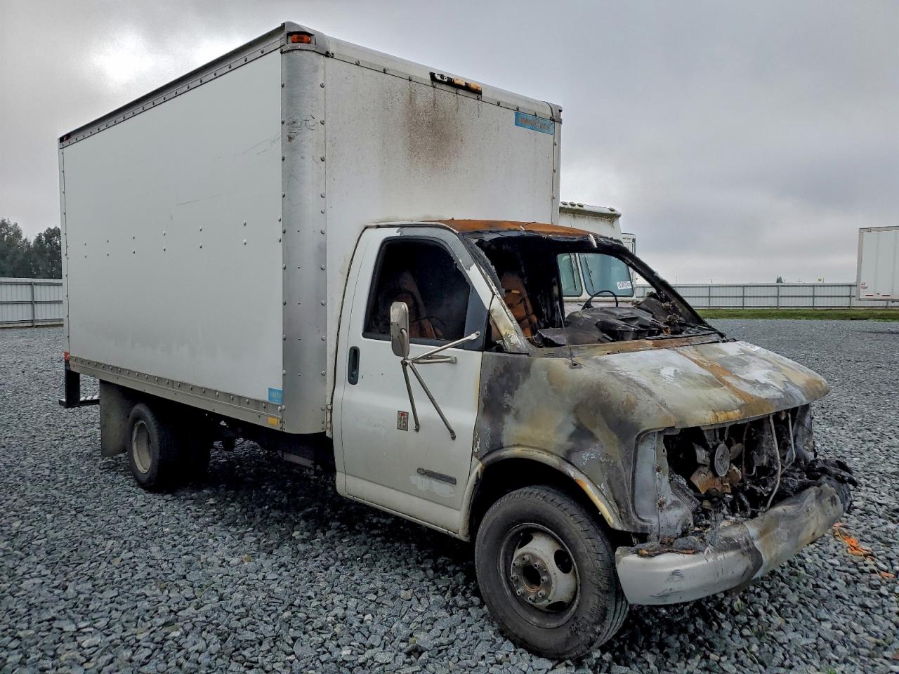 2002 Chevrolet All models VIN 1GBJG31R821107328 photo 4