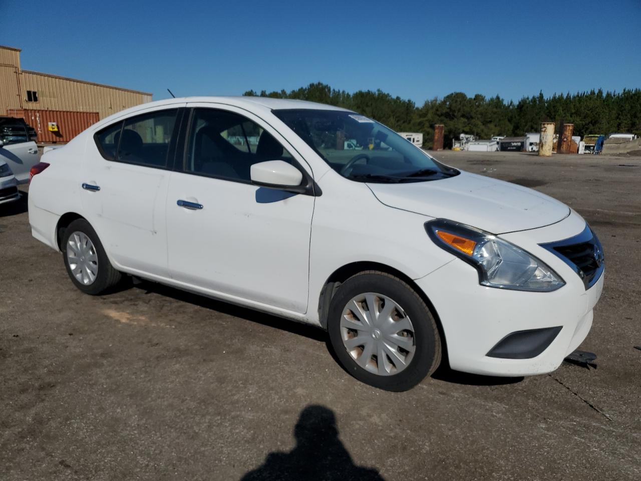 2018 Nissan Versa VIN 3N1CN7AP8JL841803 photo 4