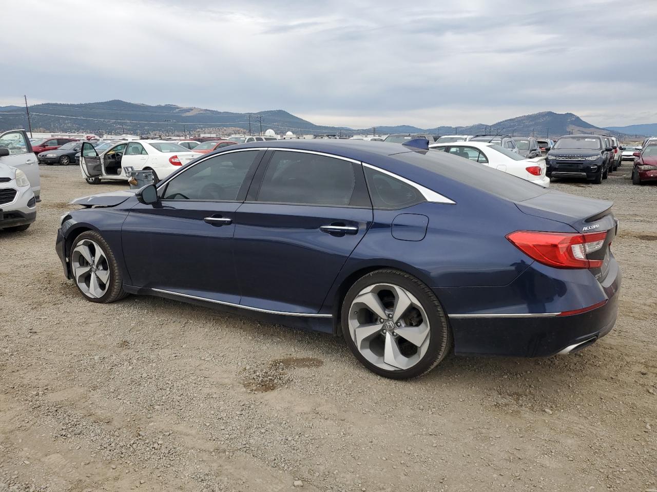 2018 Honda Accord VIN 1HGCV1F95JA146384 photo 2