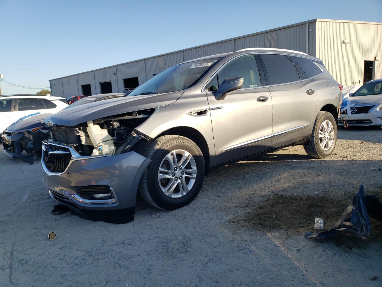 2018 Buick Enclave VIN 5GAERBKW5JJ138560 photo 1