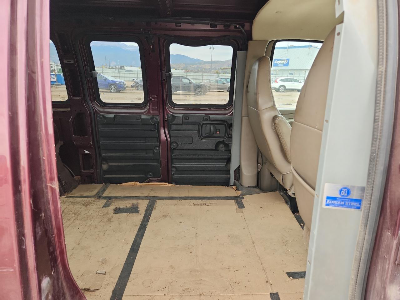 2005 Chev Express VIN 1GCFH15T951232092 photo 11