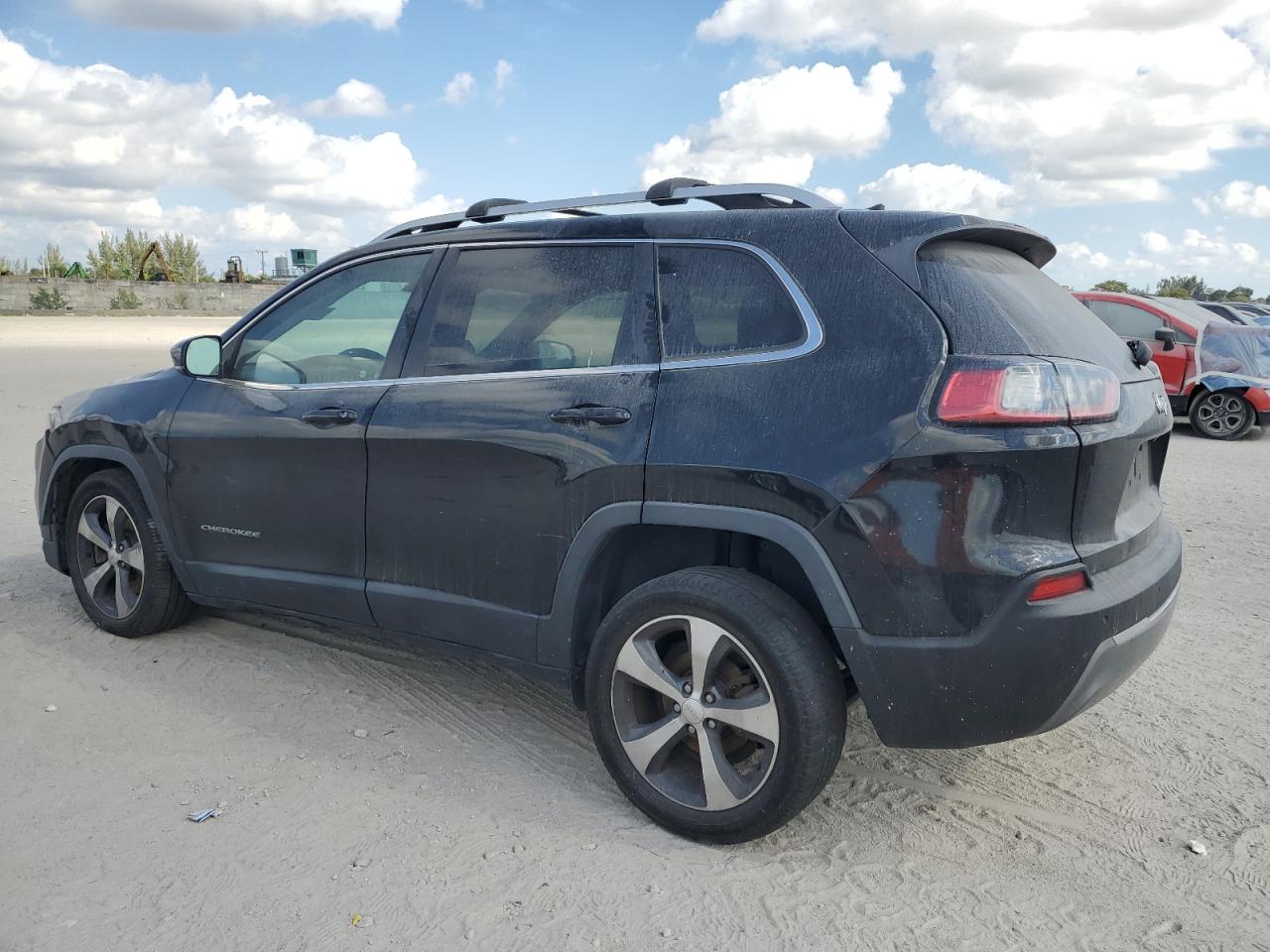 2019 Jeep Grand cher VIN 1C4PJLDB4KD302444 photo 2