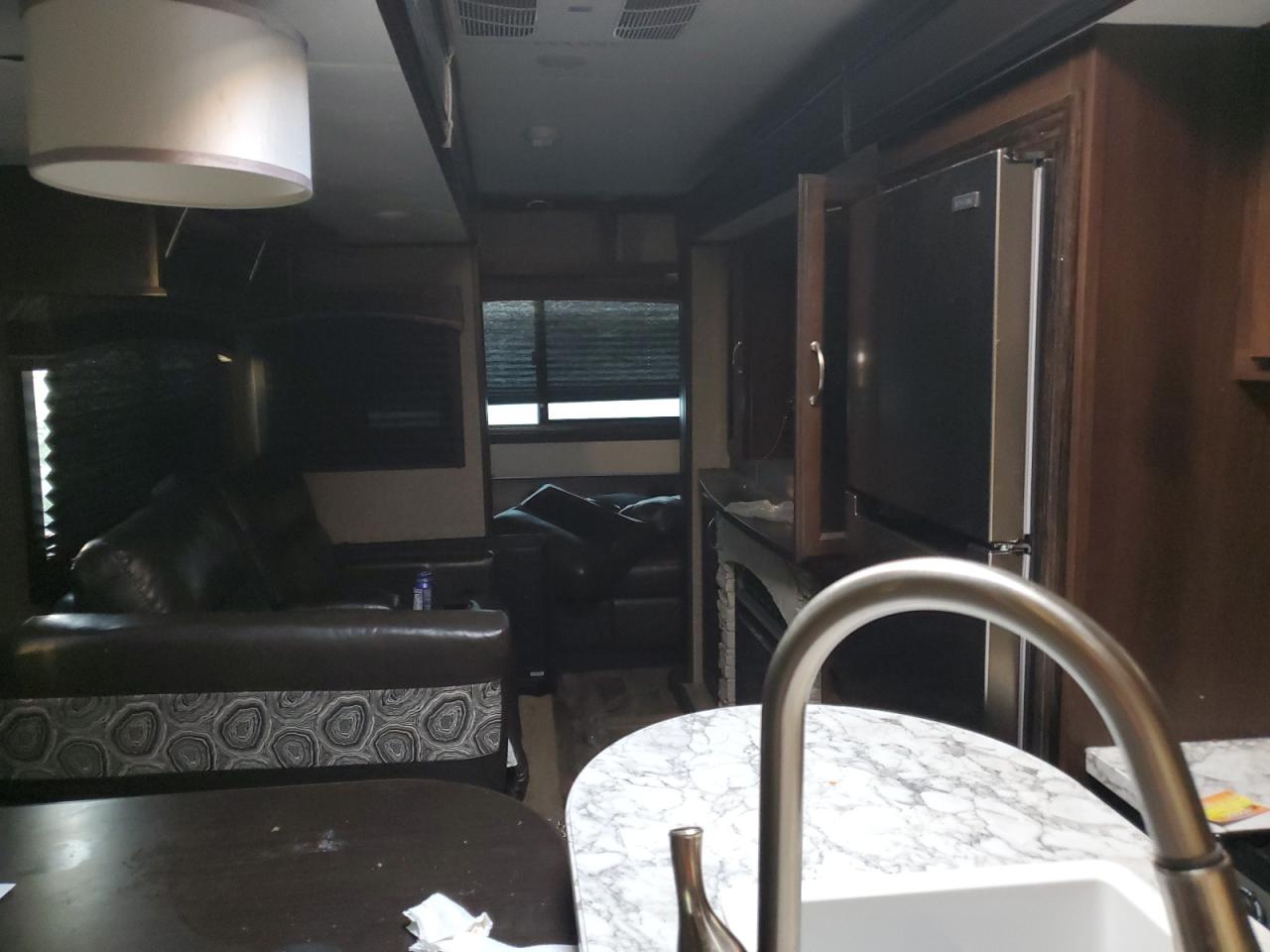 2018 JAYCO Jayco VIN 1UJBJ0BT6J1T20061 photo 6