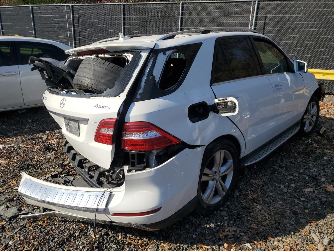2015 M-class VIN 4JGDA5HB4FA531511 photo 3