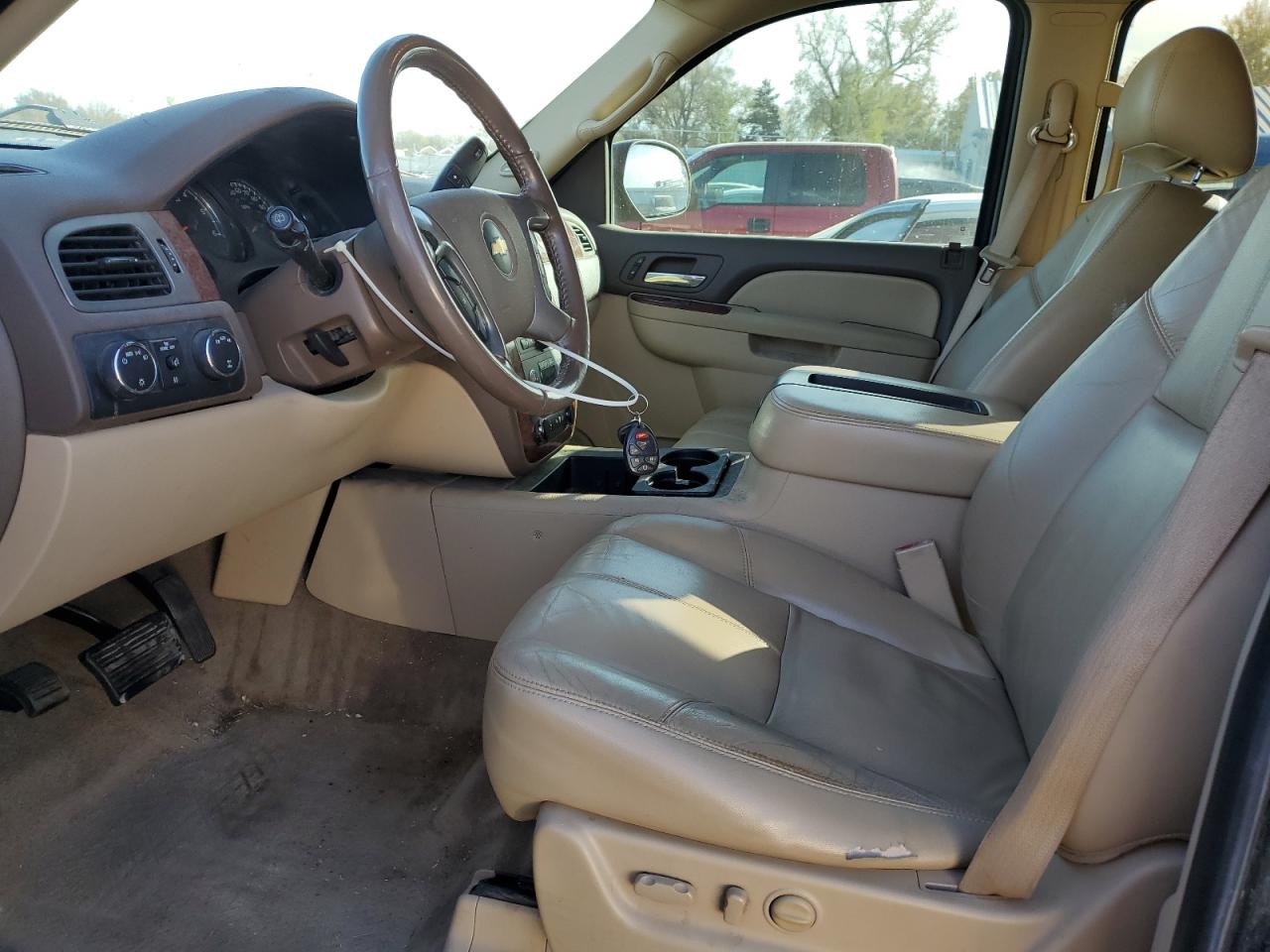 2010 Chevrolet Suburban VIN 1GNUKJE32AR172023 photo 7