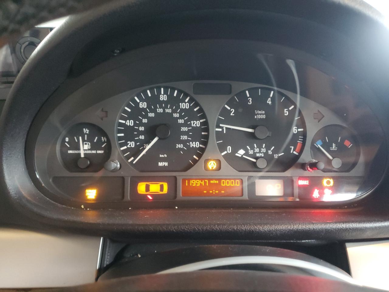 2004 BMW 3 series VIN WBAAZ334X4KP88884 photo 9