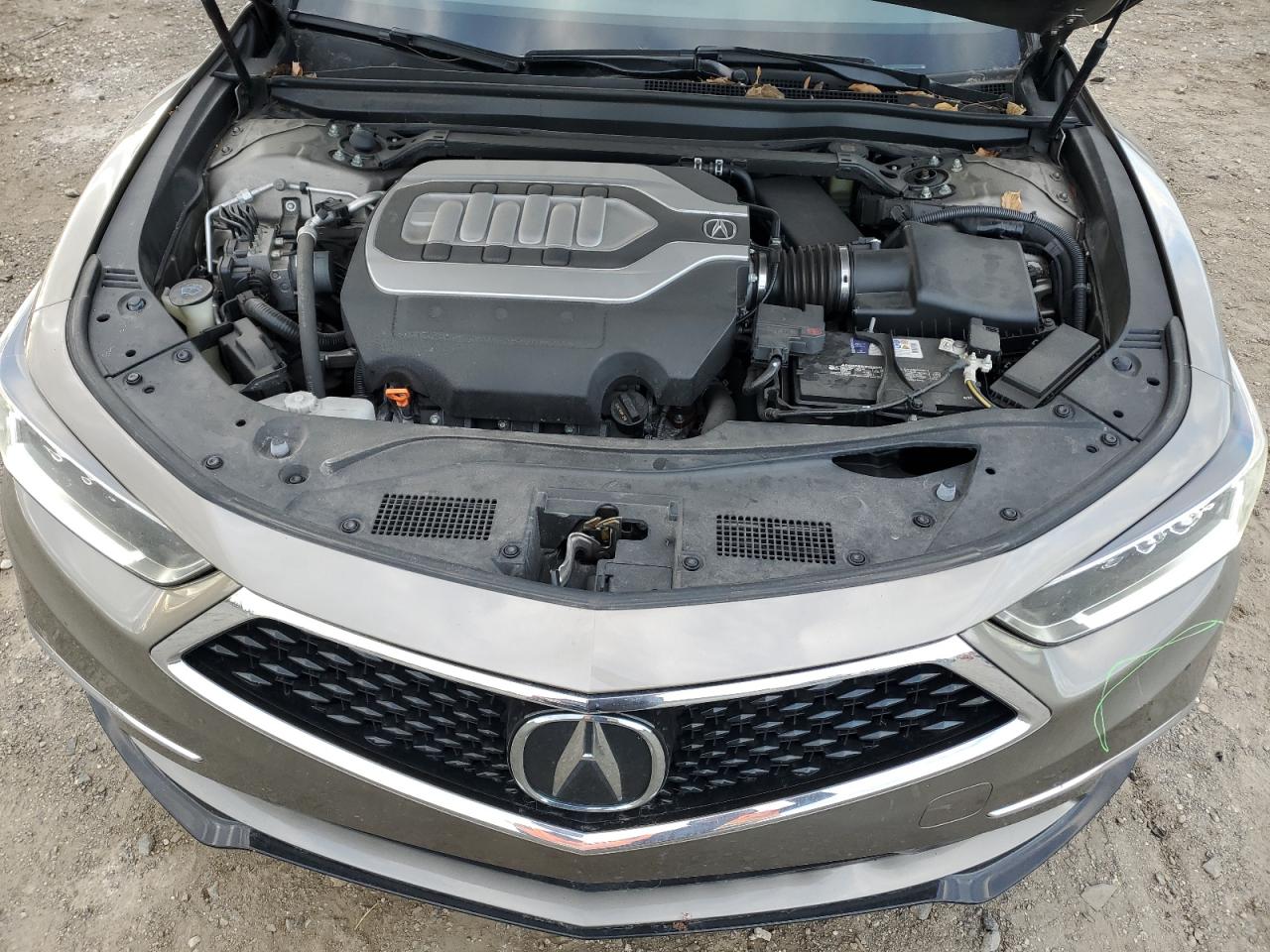 2018 Acura RLX VIN JH4KC1F51JC000984 photo 11