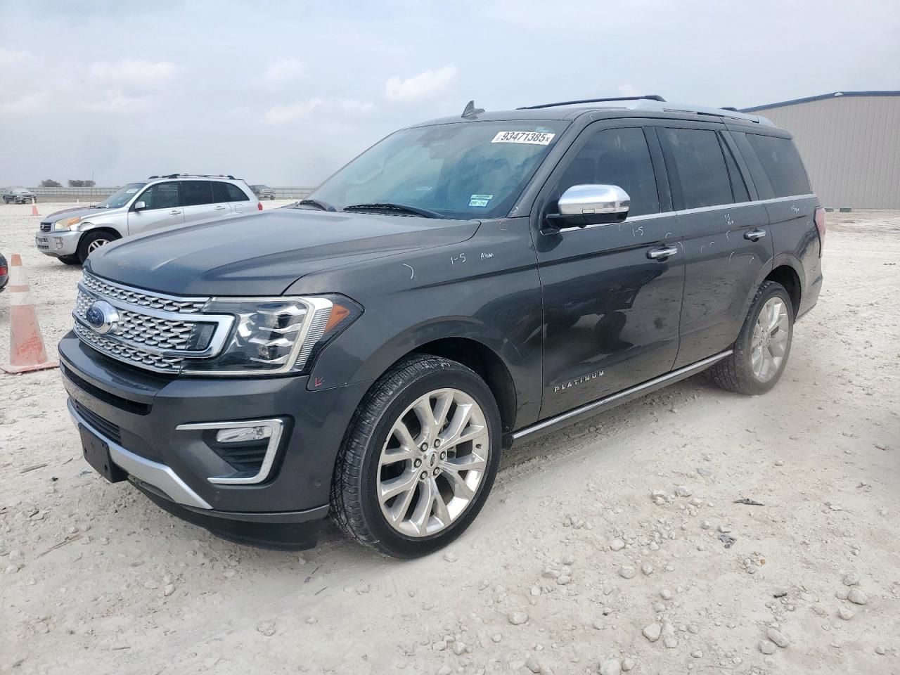 2018 Ford Expedition VIN 1FMJU1LT0JEA56167 photo 1