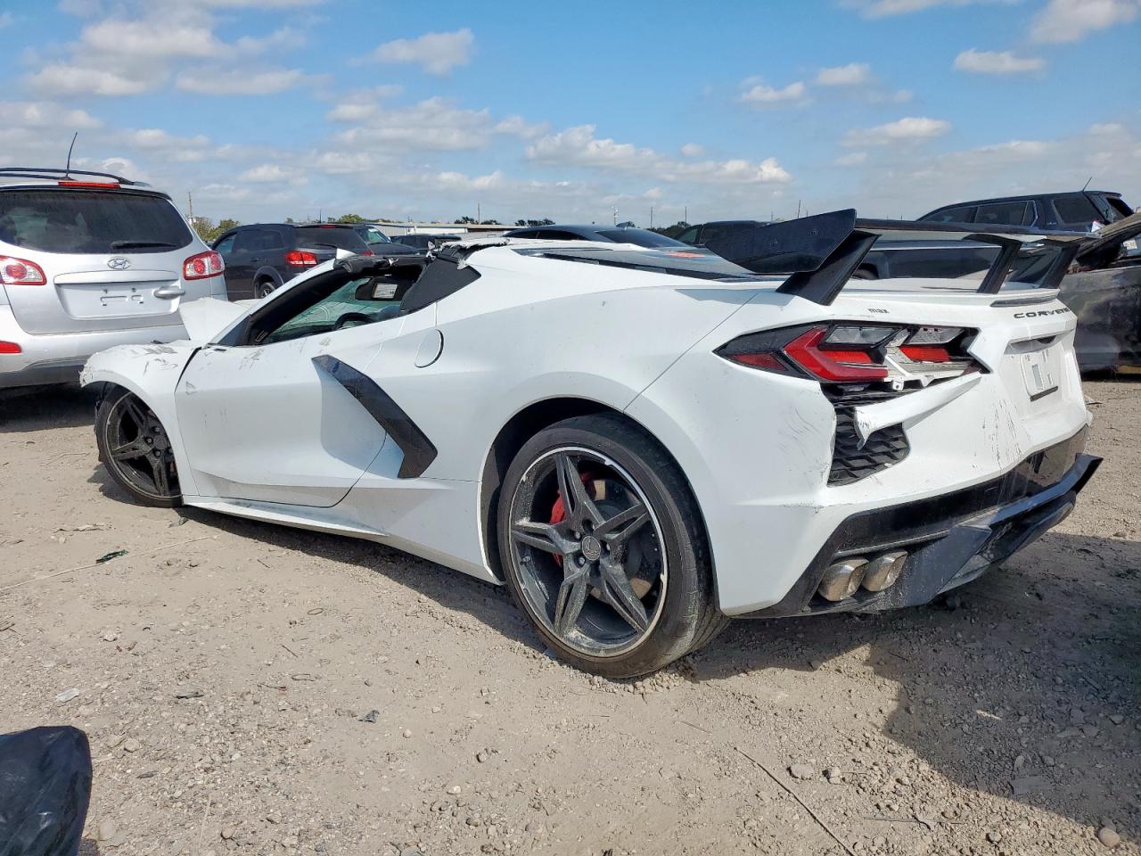 2021 Chevrolet Corvette VIN 1G1YB2D4XM5117754 photo 2