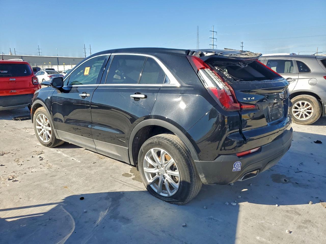 2019 Cadillac Xt4 VIN 1GYAZAR49KF145313 photo 2