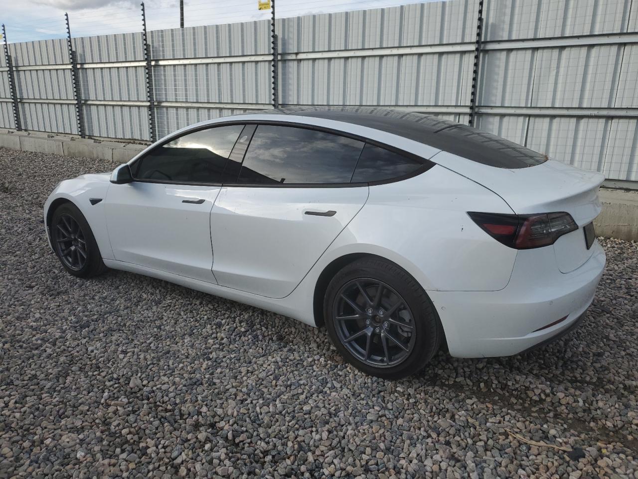 2021 Tesla Model 3 VIN 5YJ3E1EA6MF939473 photo 2