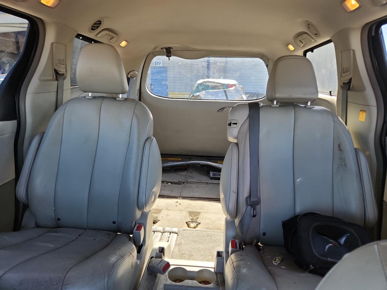 2013 Toyota All models VIN 5TDYK3DC7DS280912 photo 10