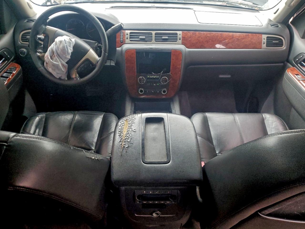 2014 Chevrolet Suburban VIN 1GNSKJE76ER210739 photo 8