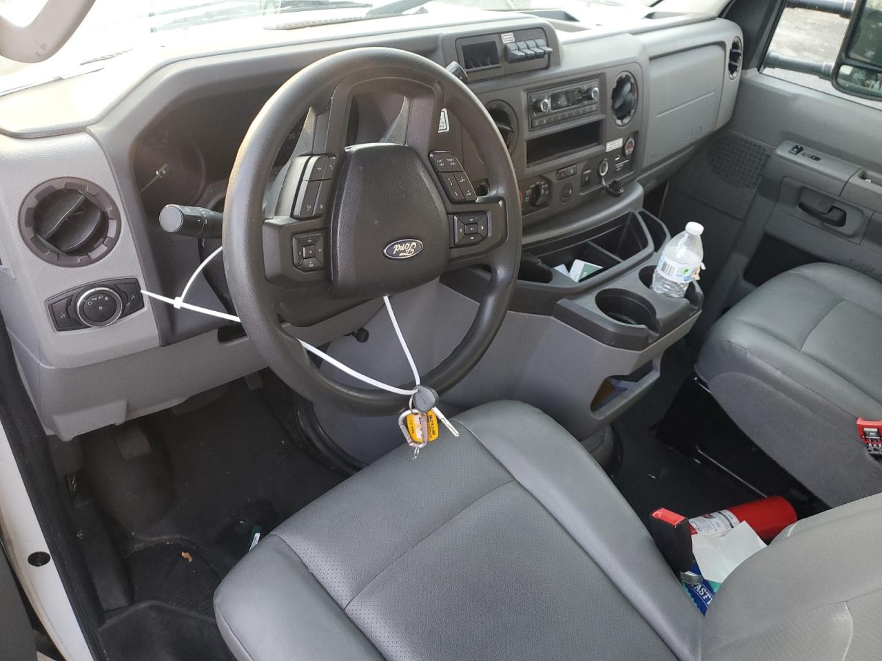 2024 Ford Econoline VIN 1FDWE3FN1RDD13950 photo 8