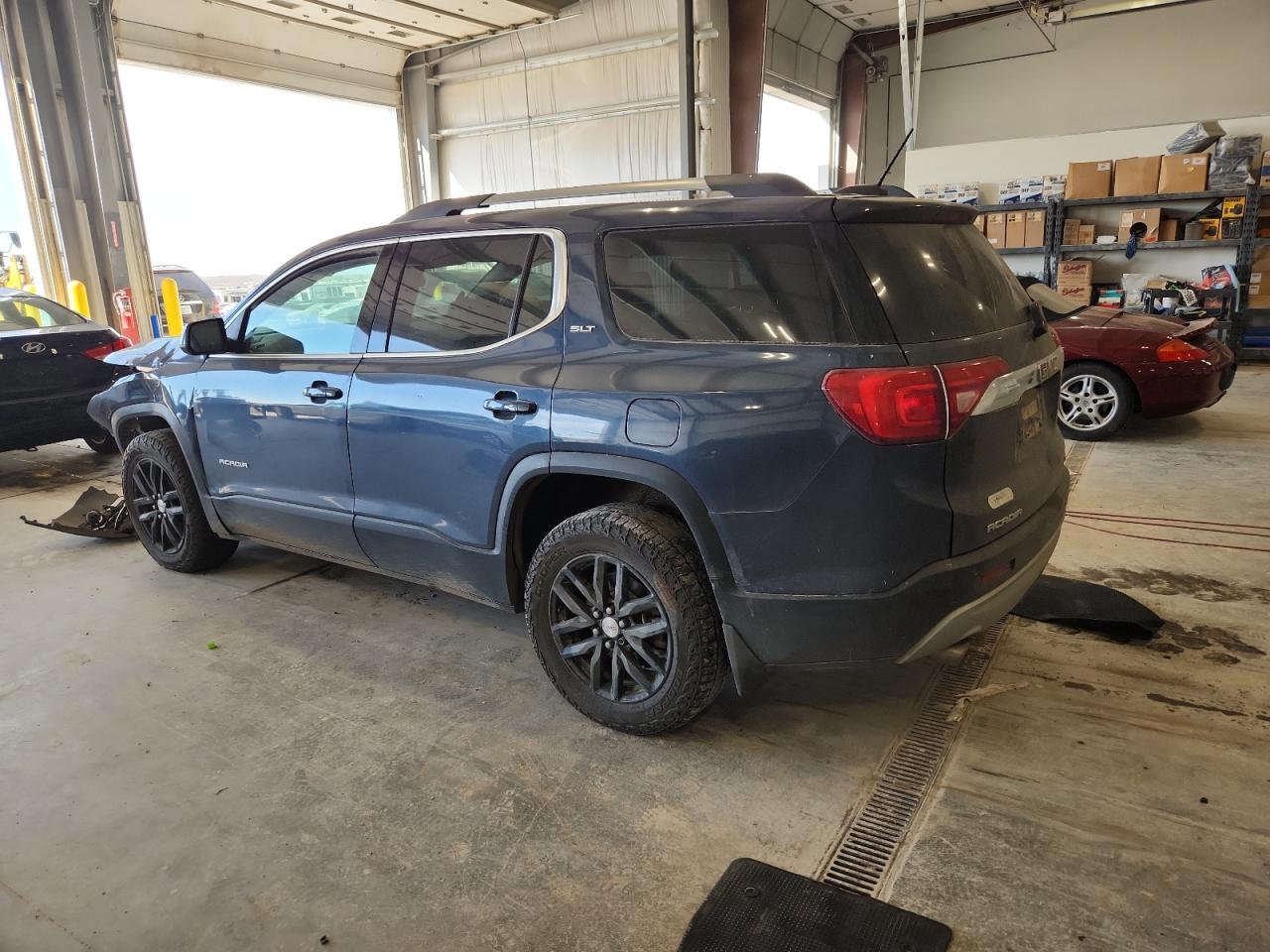 2018 GMC Acadia VIN 1GKKNULS6JZ123723 photo 2
