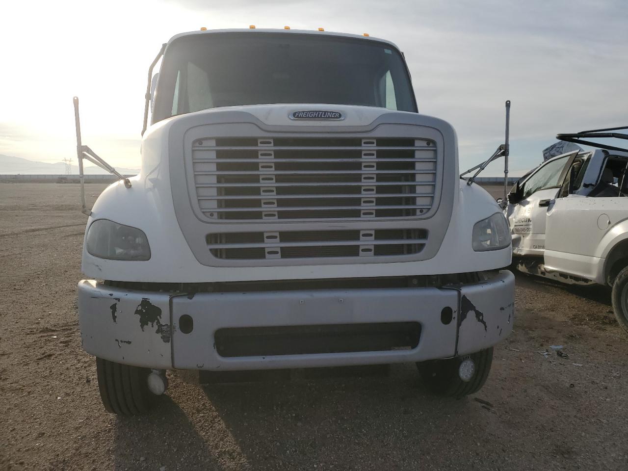 2018 FREIGHTLINER All models VIN 1FVAC4DX8JHJS0341 photo 5
