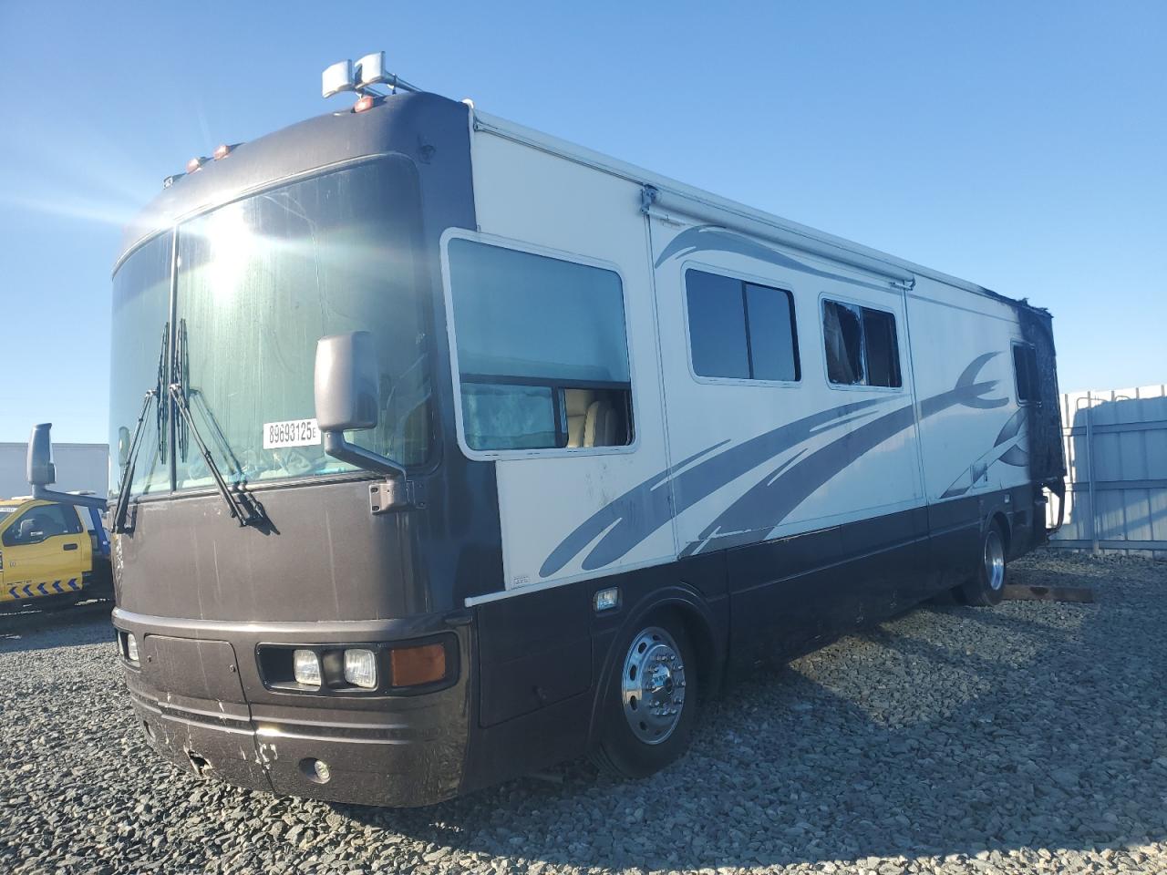 2001 NATIONAL All models VIN 4UZAAHAK51CH92760 photo 2