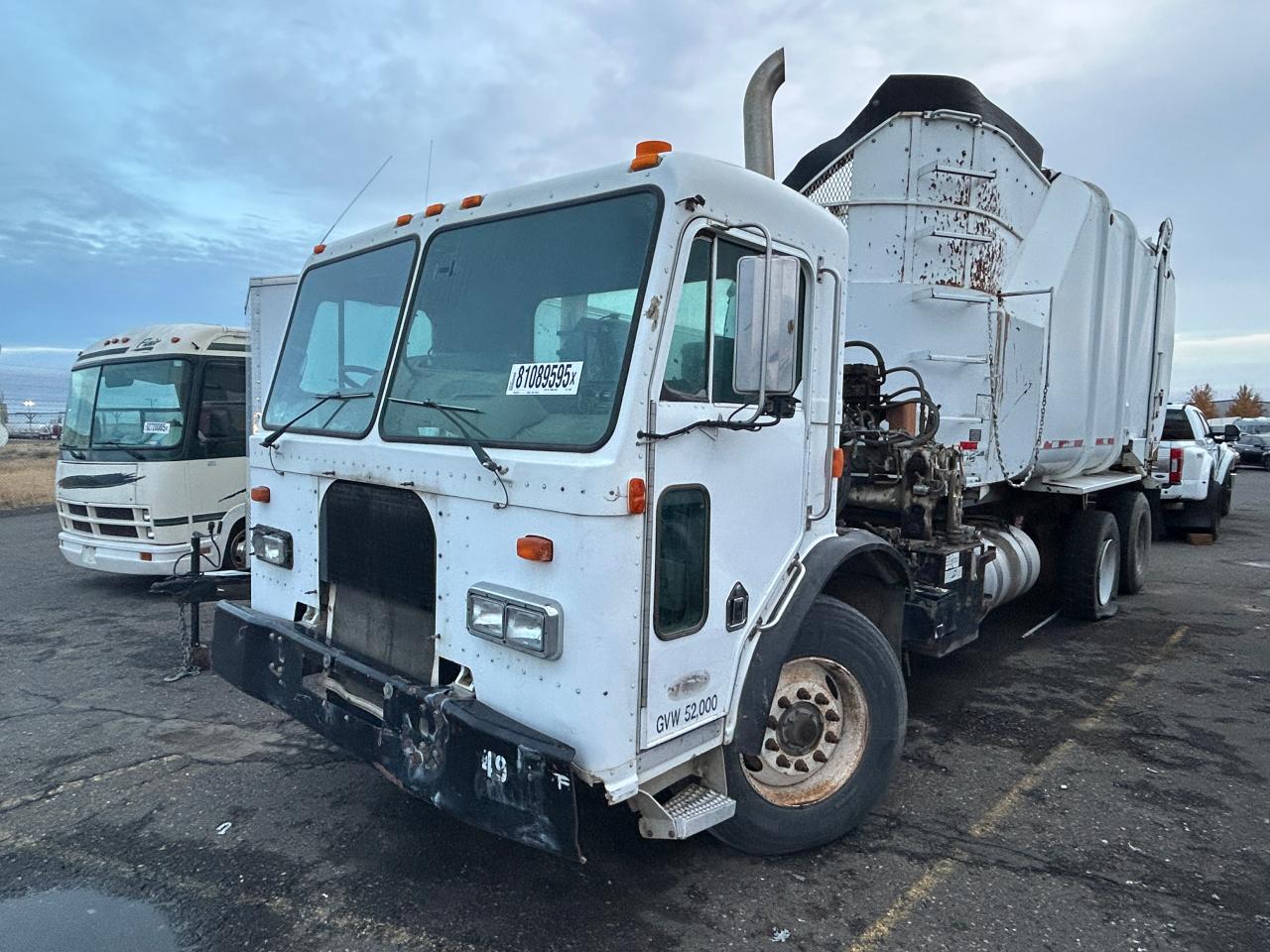 2003 PETERBILT 320 VIN 1NPZLT0X63D713956 photo 2