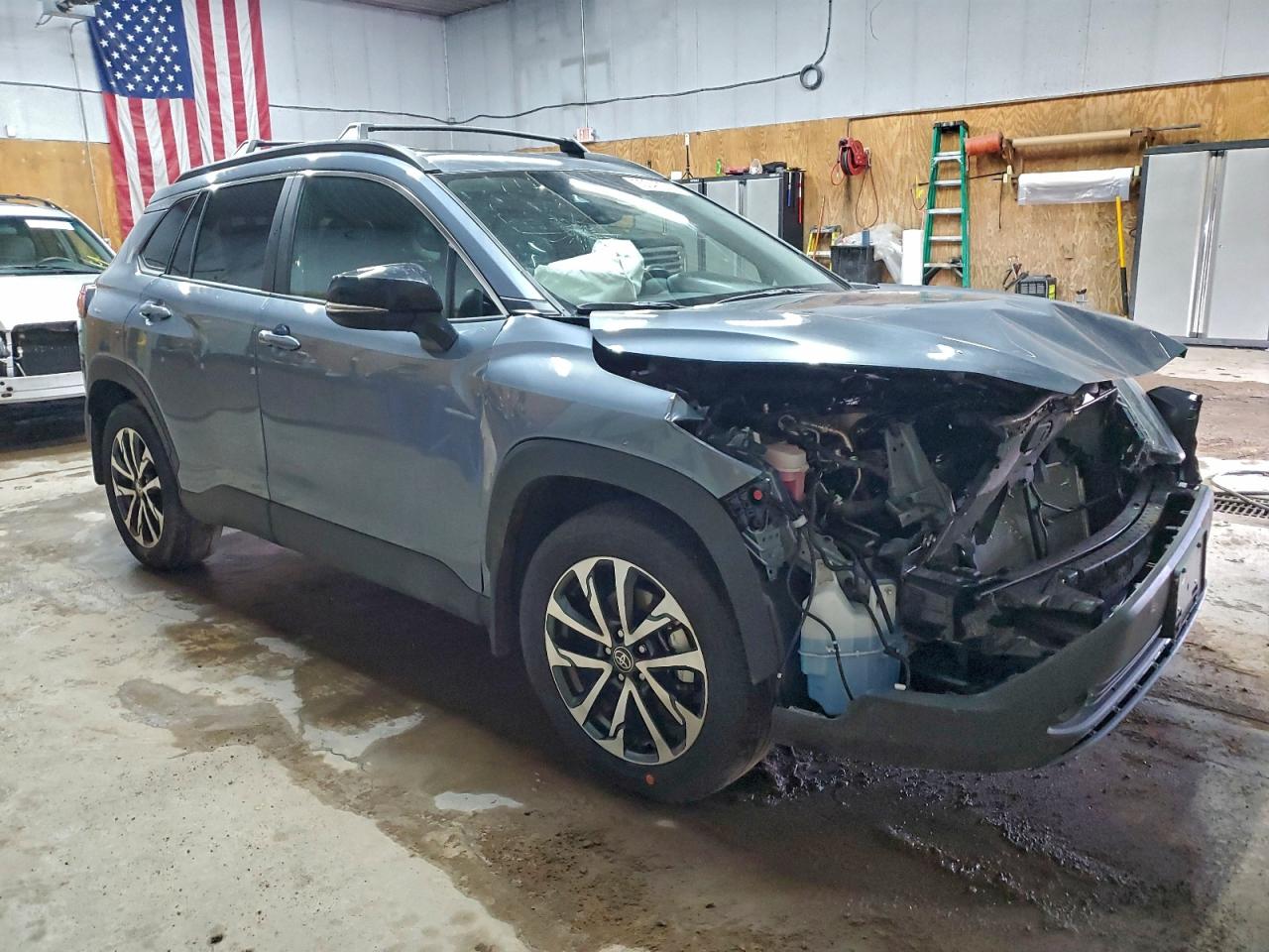 2025 Toyota Corolla cross VIN 7MUDAABG7SV126506 photo 4