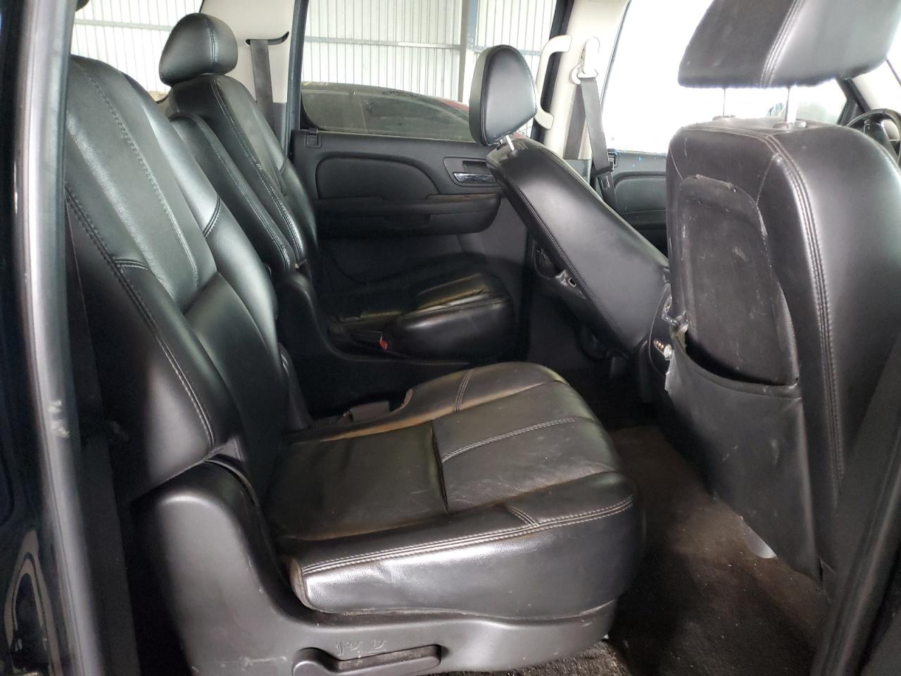 2007 Chevrolet Suburban VIN 3GNFC16067G214518 photo 11