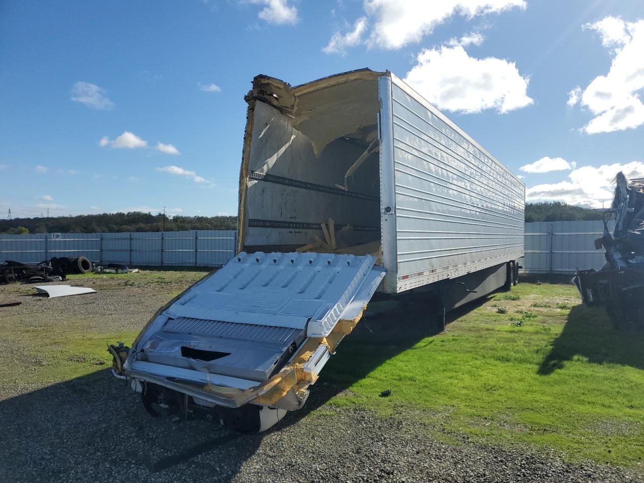 2024 UTILITY Utility tr VIN 1UYVS2533R2048738 photo 2
