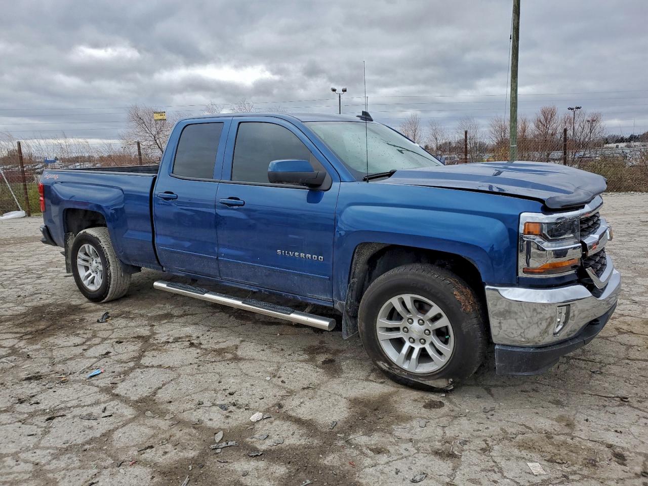 2017 Chevrolet All models VIN 1GCVKREH8HZ349904 photo 4