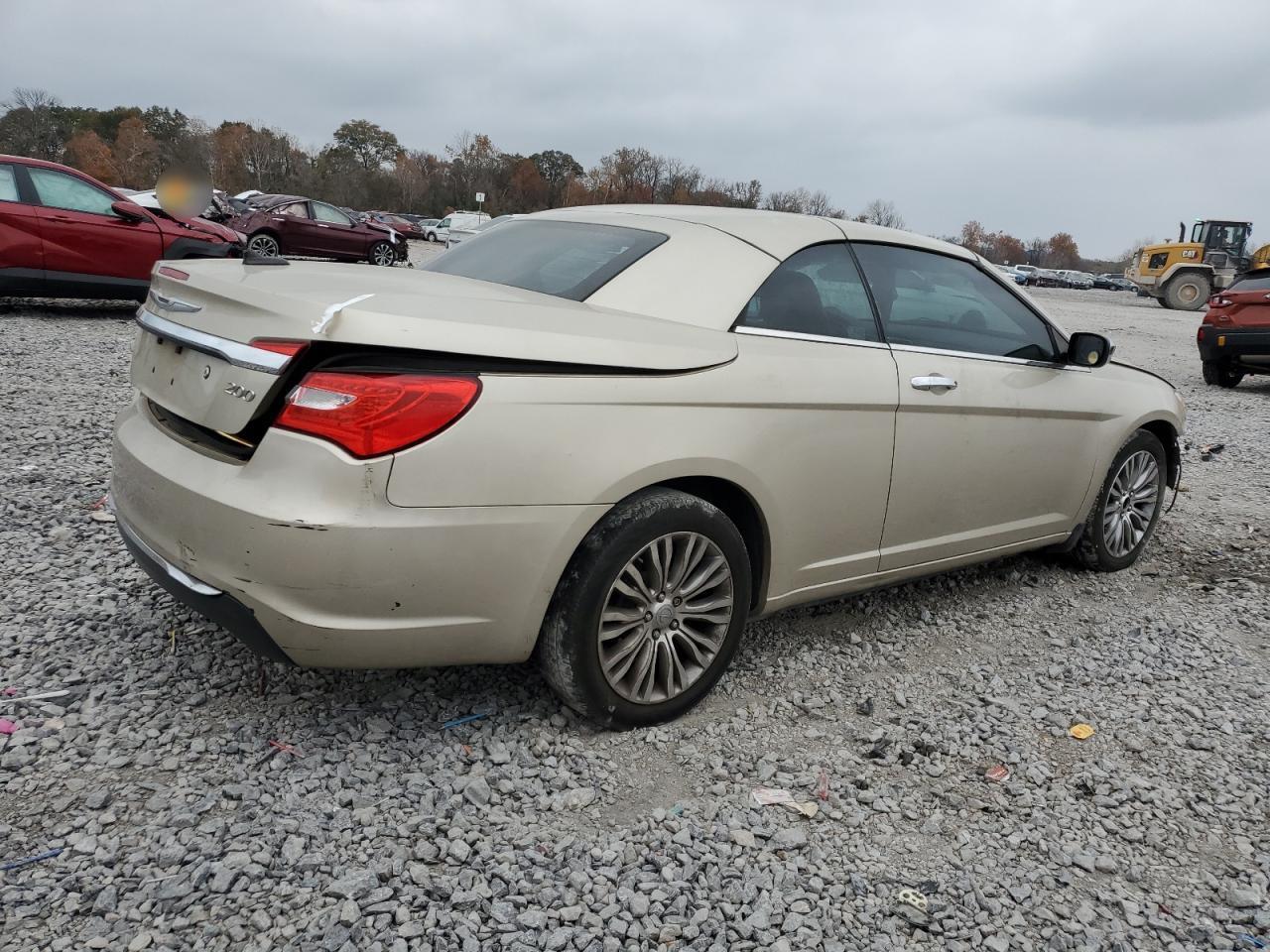 2013 Chry 200 VIN 1C3BCBFG3DN604221 photo 3