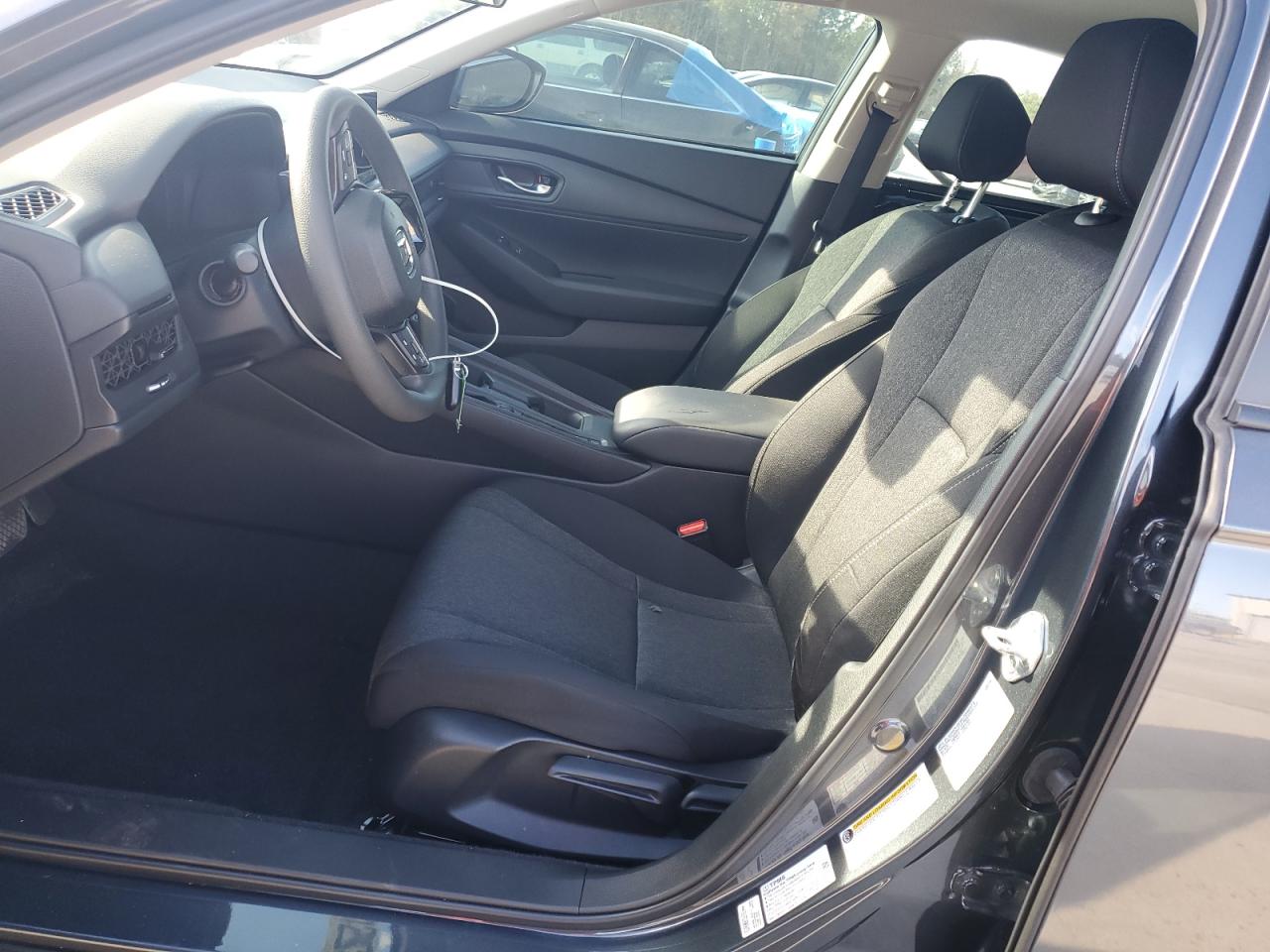2024 Honda Accord VIN 1HGCY1F25RA085530 photo 7