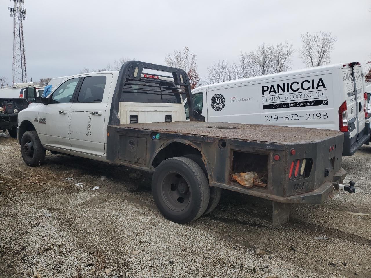 2018 RAM 3500 VIN 3C63RRHL6JG401014 photo 2