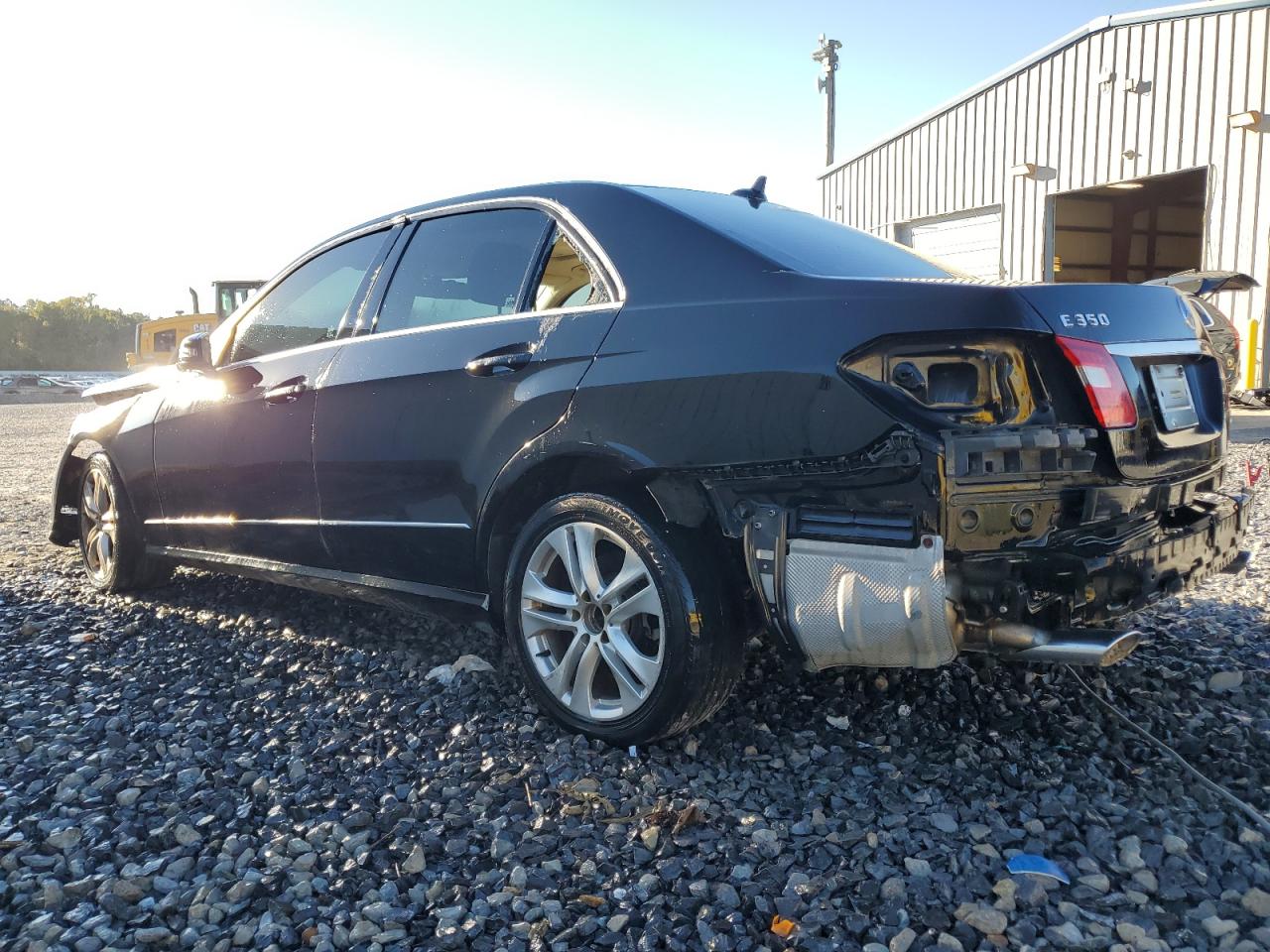 2011 Mercedes-Benz E-class VIN WDDHF8HB7BA375134 photo 2
