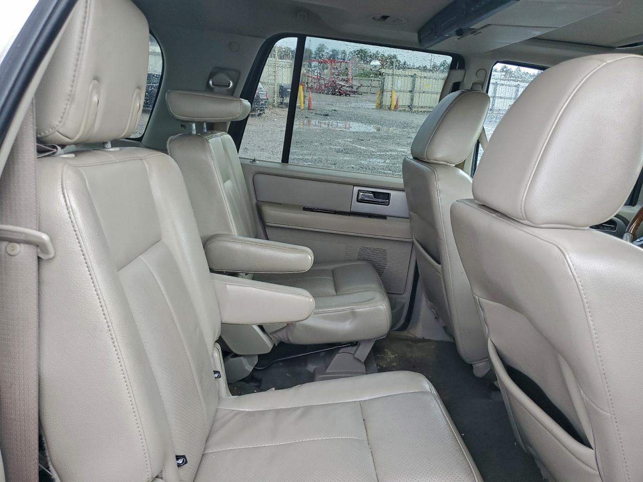 2010 Ford Expedition VIN 1FMJK1K54AEA43592 photo 11