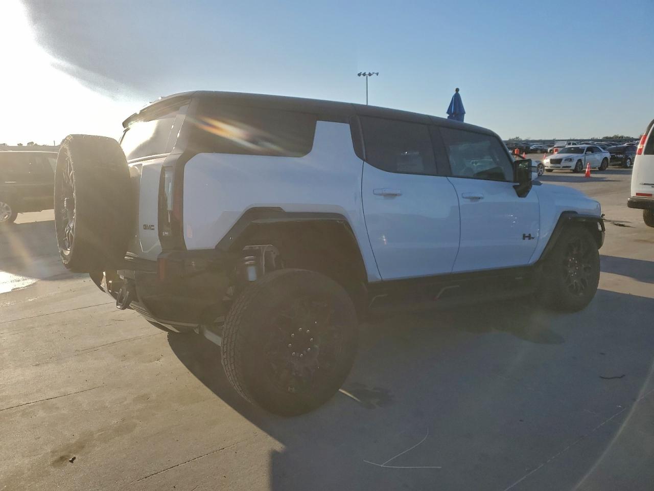 2025 GMC Hummer suv VIN 1GKT0NDE9SU117236 photo 3