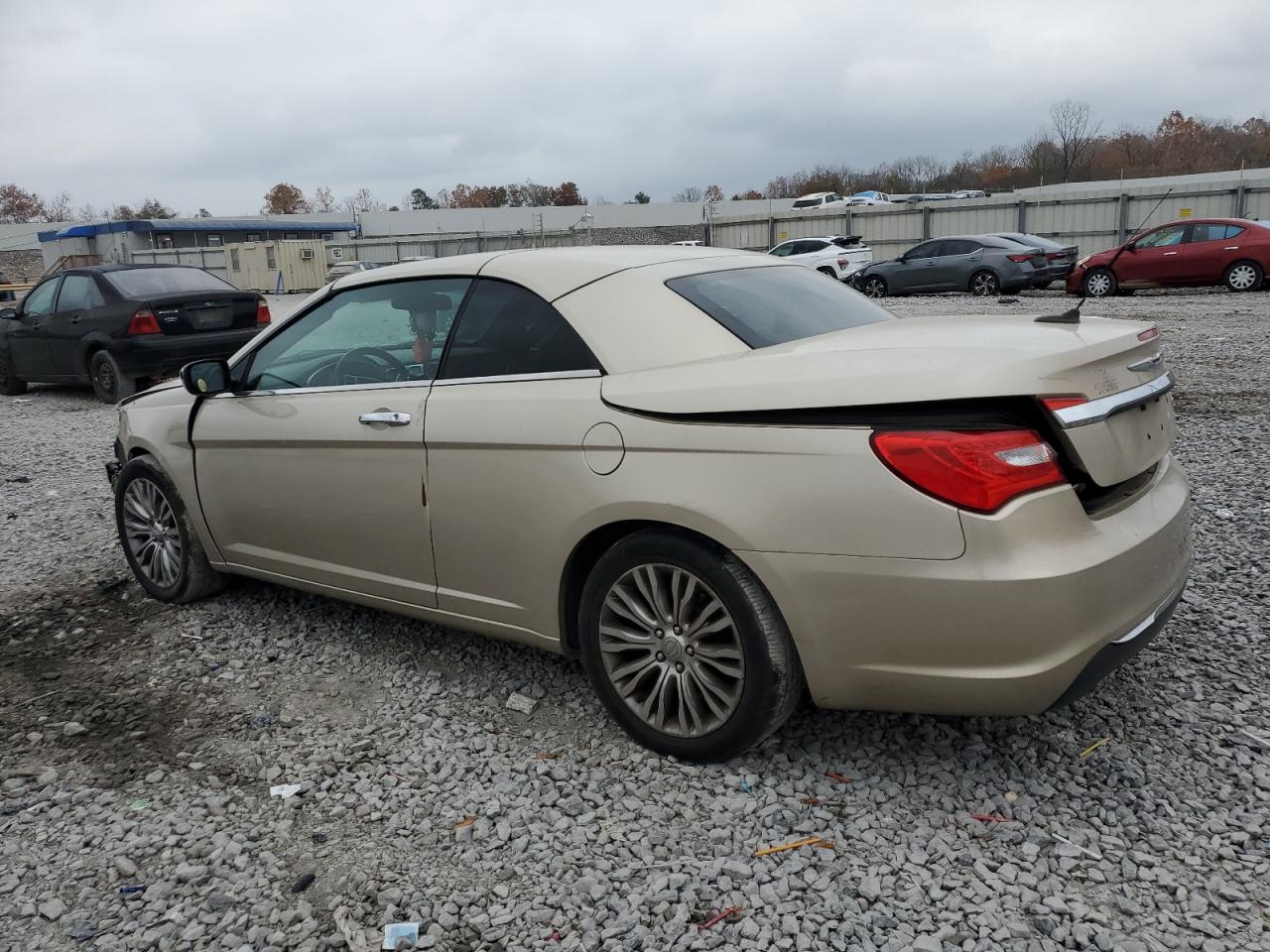 2013 Chry 200 VIN 1C3BCBFG3DN604221 photo 2