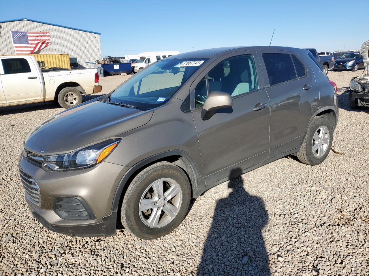 2020 Chevrolet Trax VIN KL7CJKSB2LB353883 photo 1