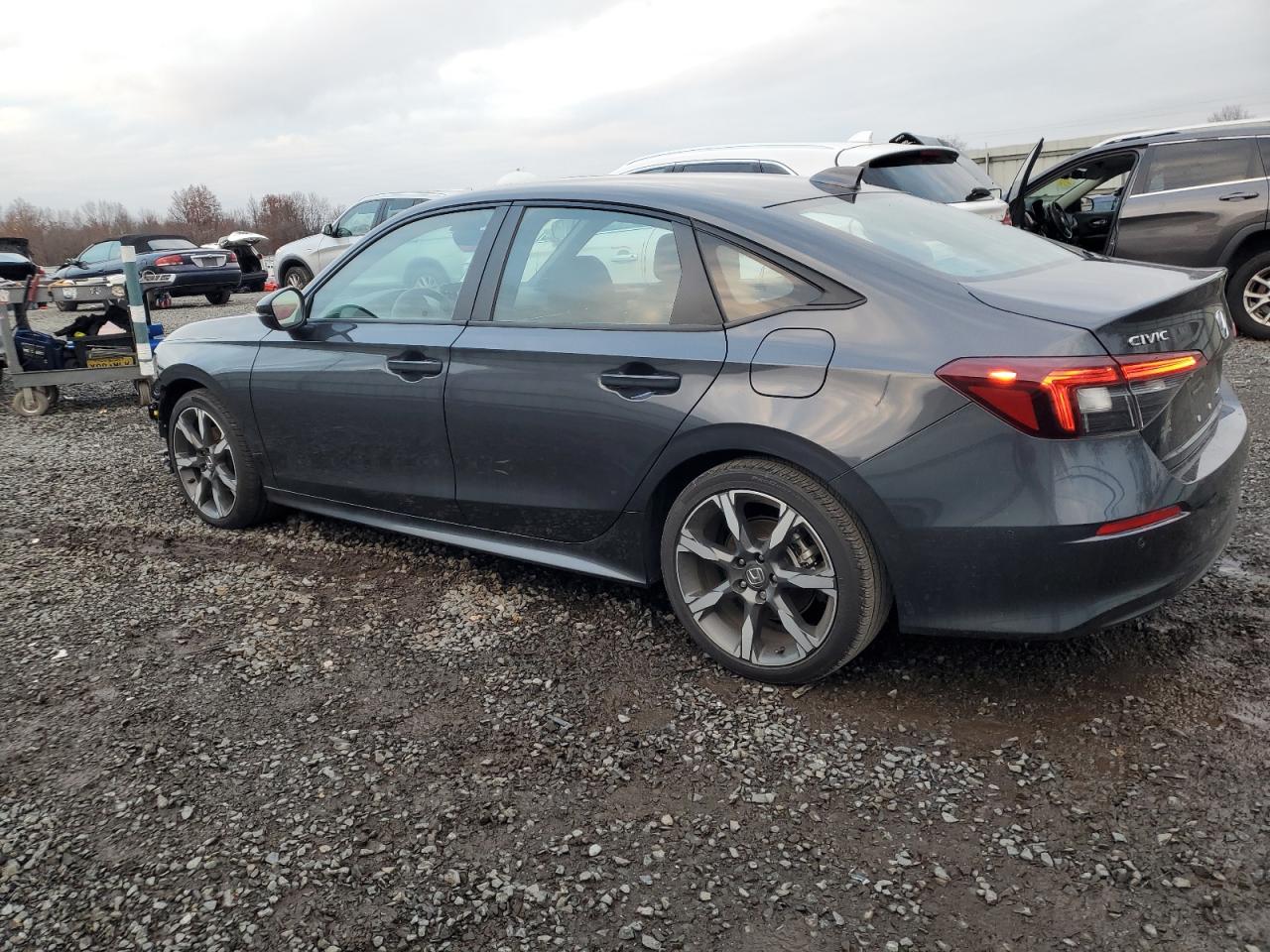 2025 Honda Civic VIN 2HGFE4F86SH303400 photo 2